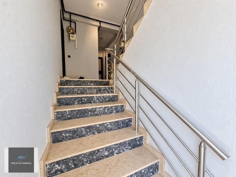 Urla Yaka'da 130 M² 4+1 Çatı Piyesli Satılık Dubleks Daire — fotoğraf 12