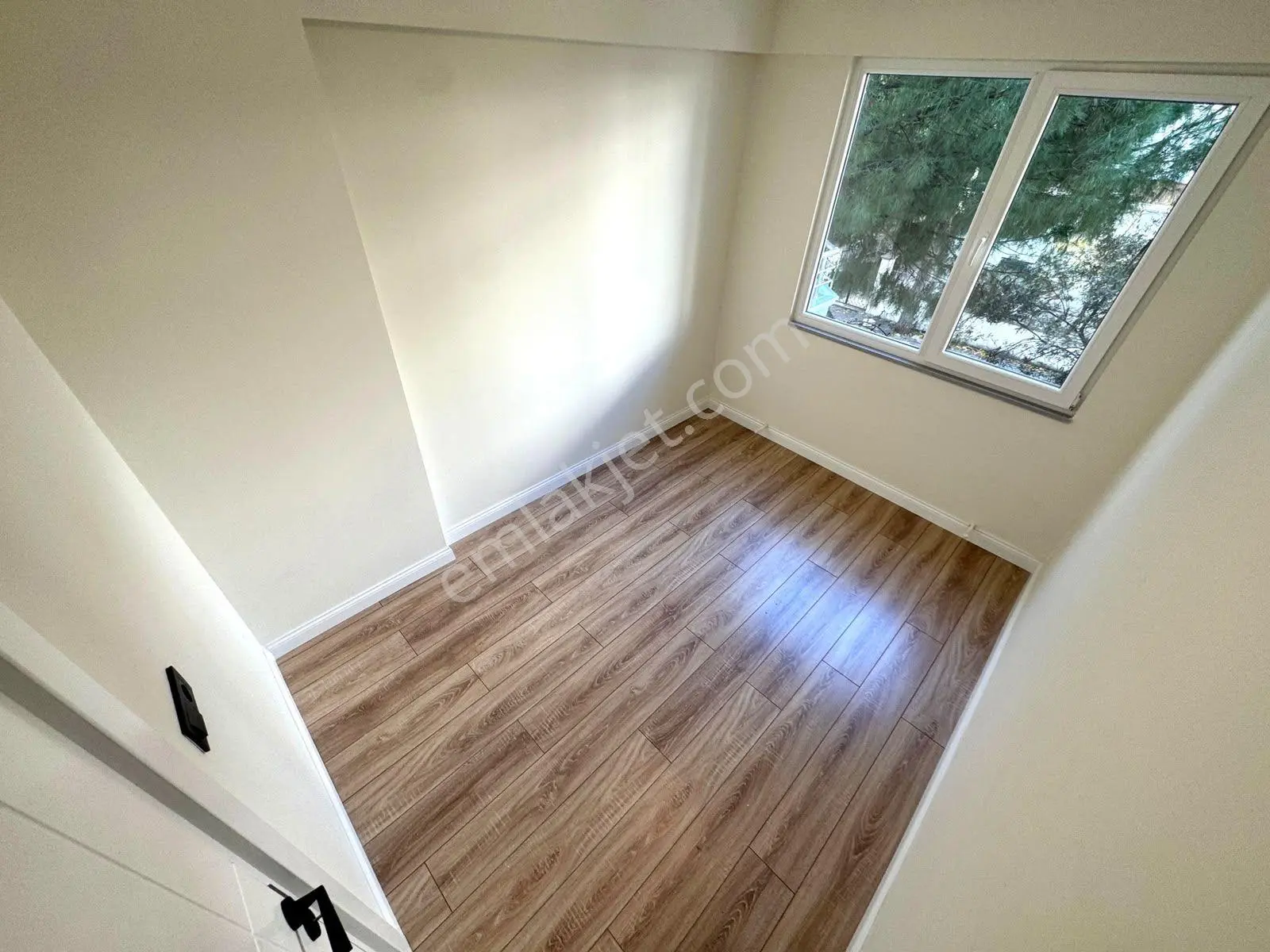 Referans'tan Akçay Merkez'de Denize 500 Mt Ebeveyn Banyolu 3+1 Daire — fotoğraf 15
