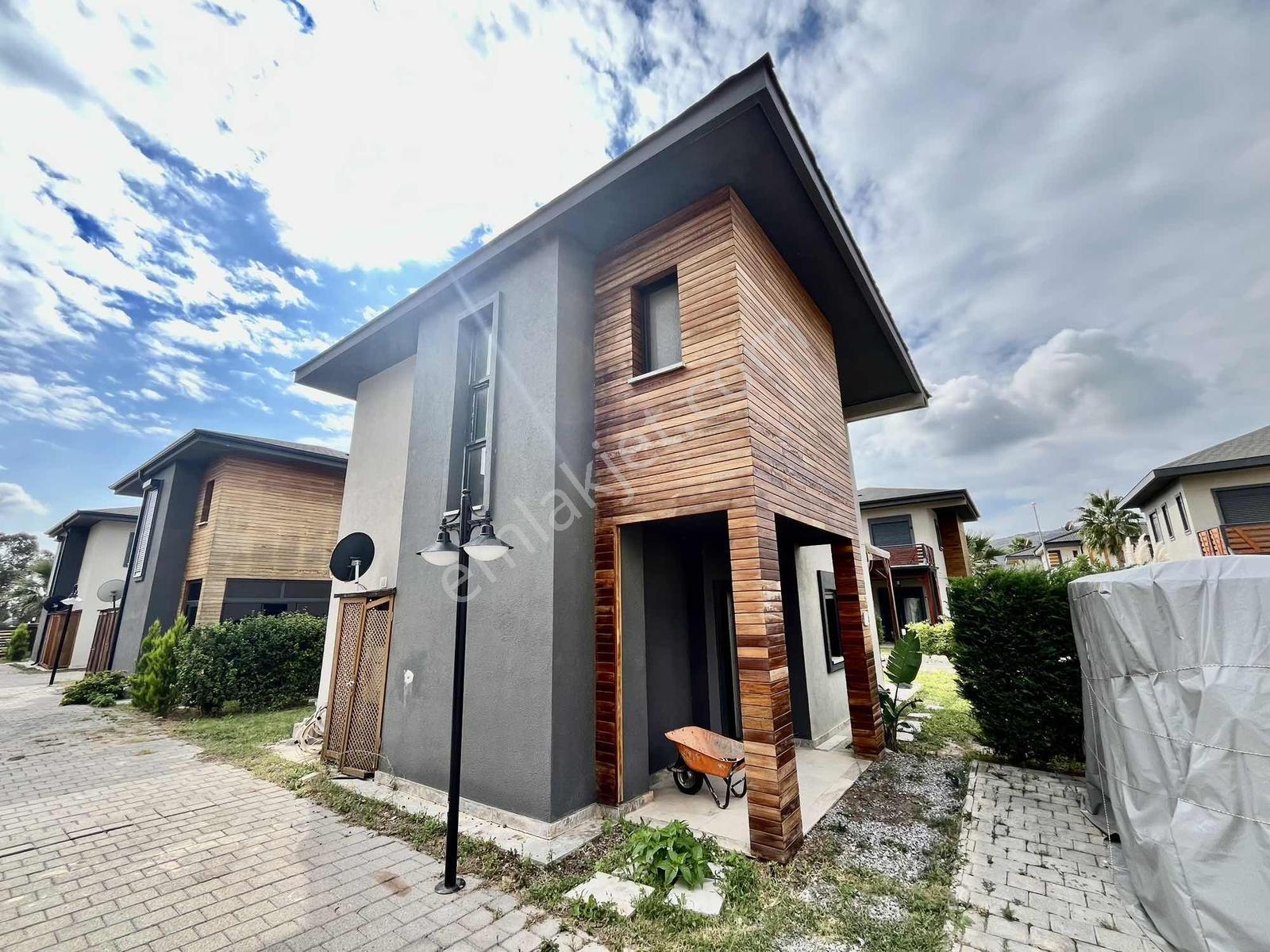 Cumhuriyet Te Tek Müstakil Bahçeli 3+1 Villa — fotoğraf 9