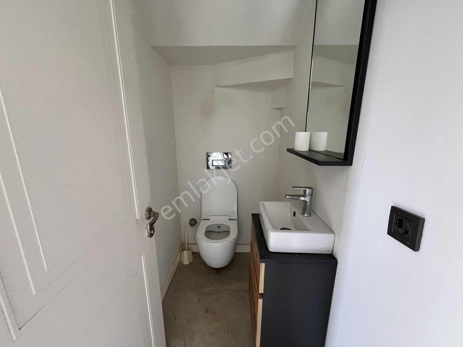 Cumhuriyet Te Tek Müstakil Bahçeli 3+1 Villa — fotoğraf 20