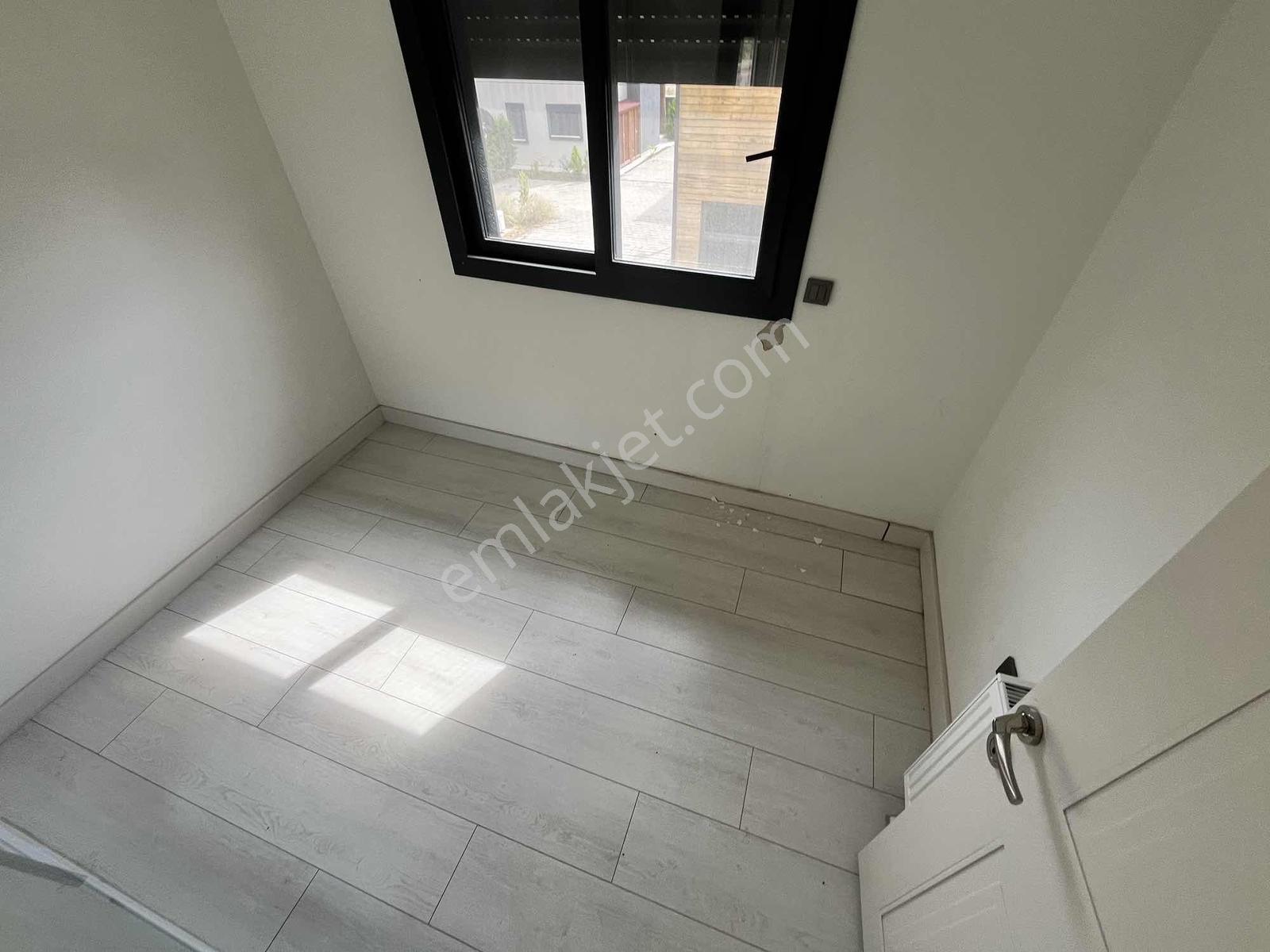 Cumhuriyet Te Tek Müstakil Bahçeli 3+1 Villa — fotoğraf 33