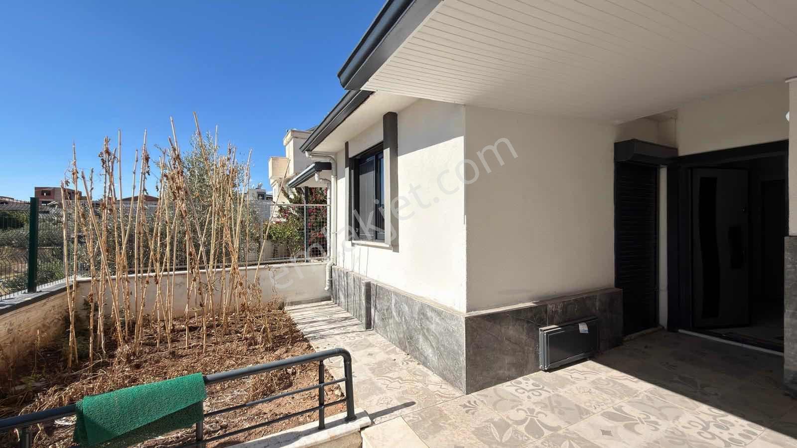 Şam Emlak'tan Akbük Merkezde Denize 250m Fırsat 3+1 Eşyalı Villa — fotoğraf 4