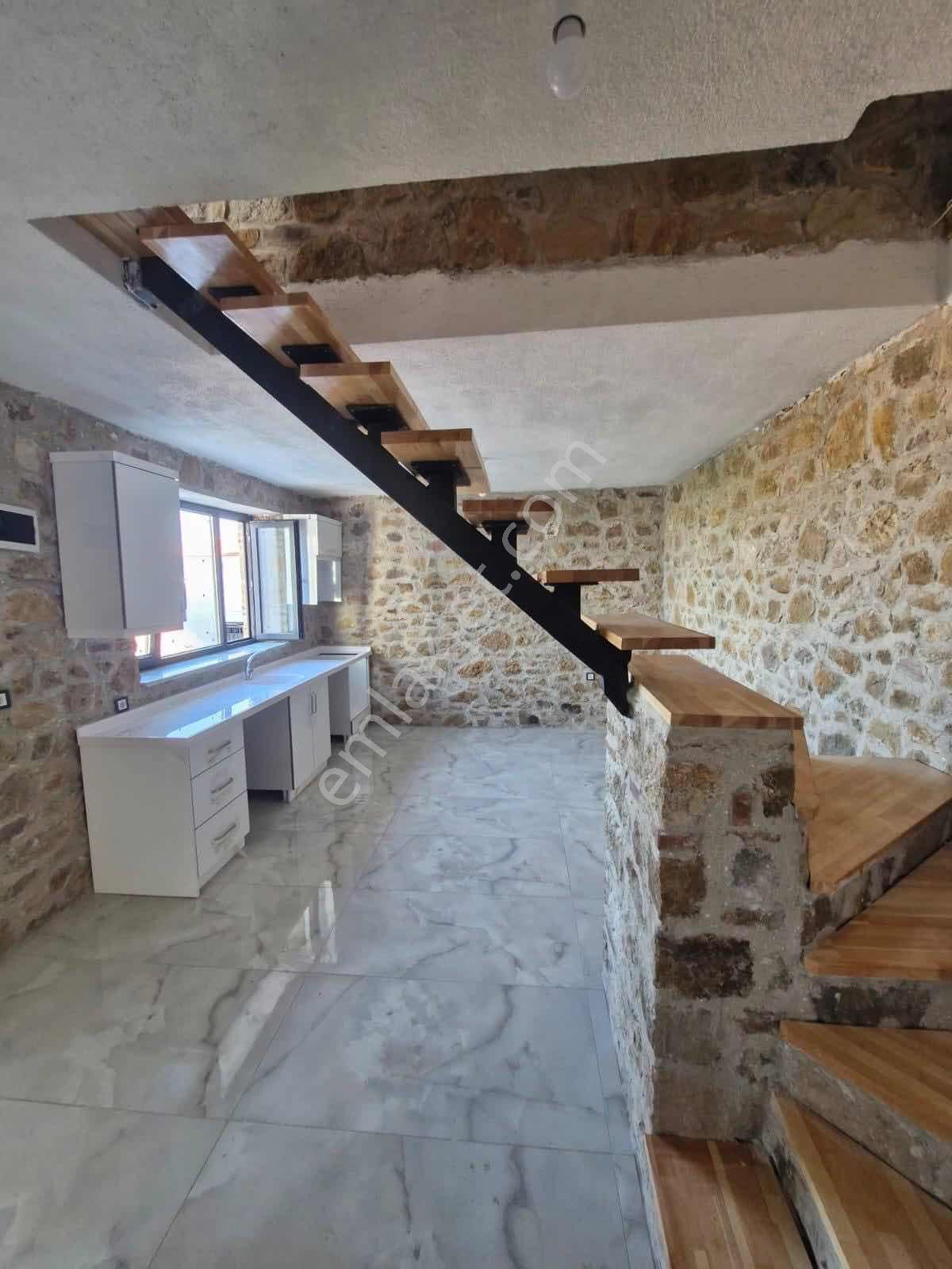 Deniz Manzaralı Teraslı Sıfır Müstakil Taş Ev — fotoğraf 12