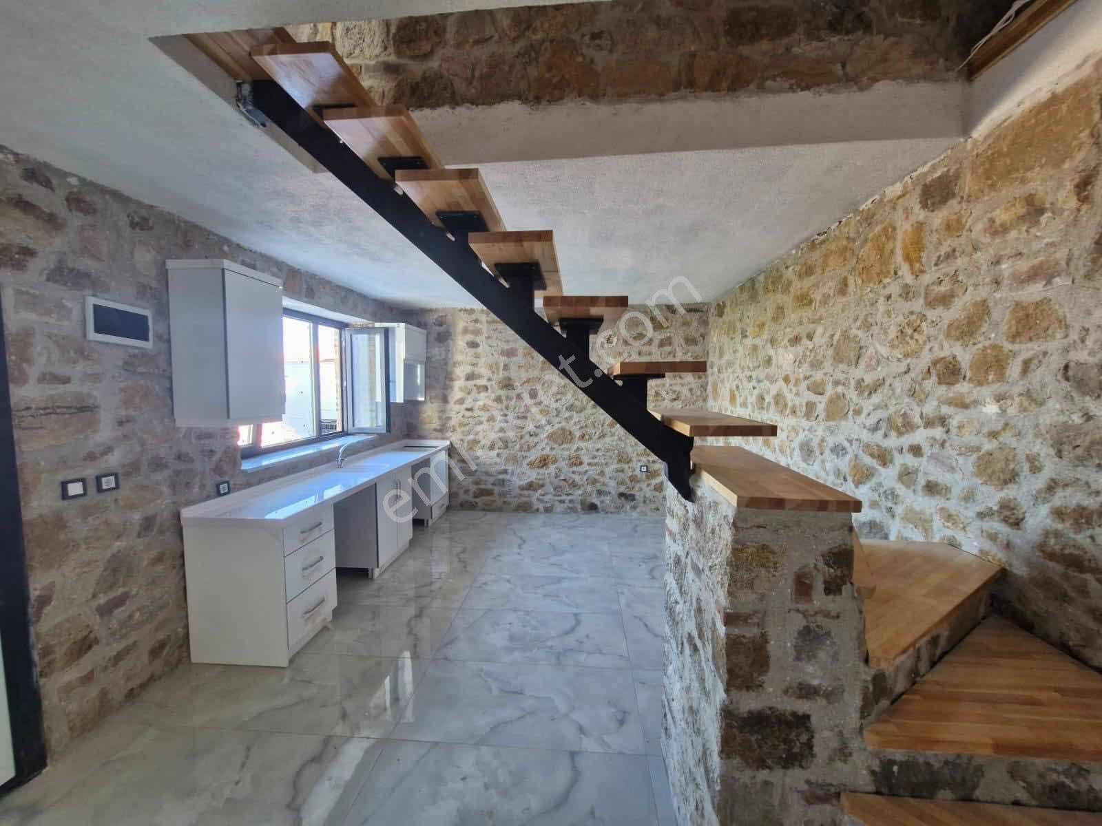 Deniz Manzaralı Teraslı Sıfır Müstakil Taş Ev — fotoğraf 13