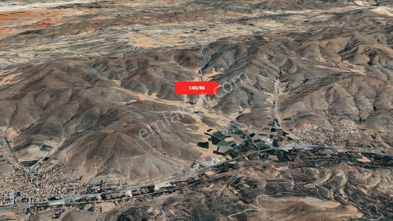 Remax Toros'Tan Ulukışla Bayağıl Köyü'Nde Satılık Tarla
