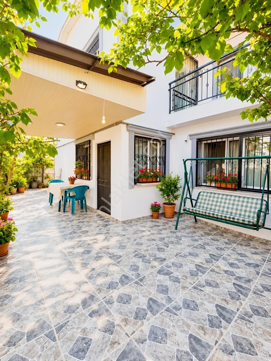 Buca Murathan Genişletilmiş Ve Tadilatlı Köşe Müstakil Dubleks