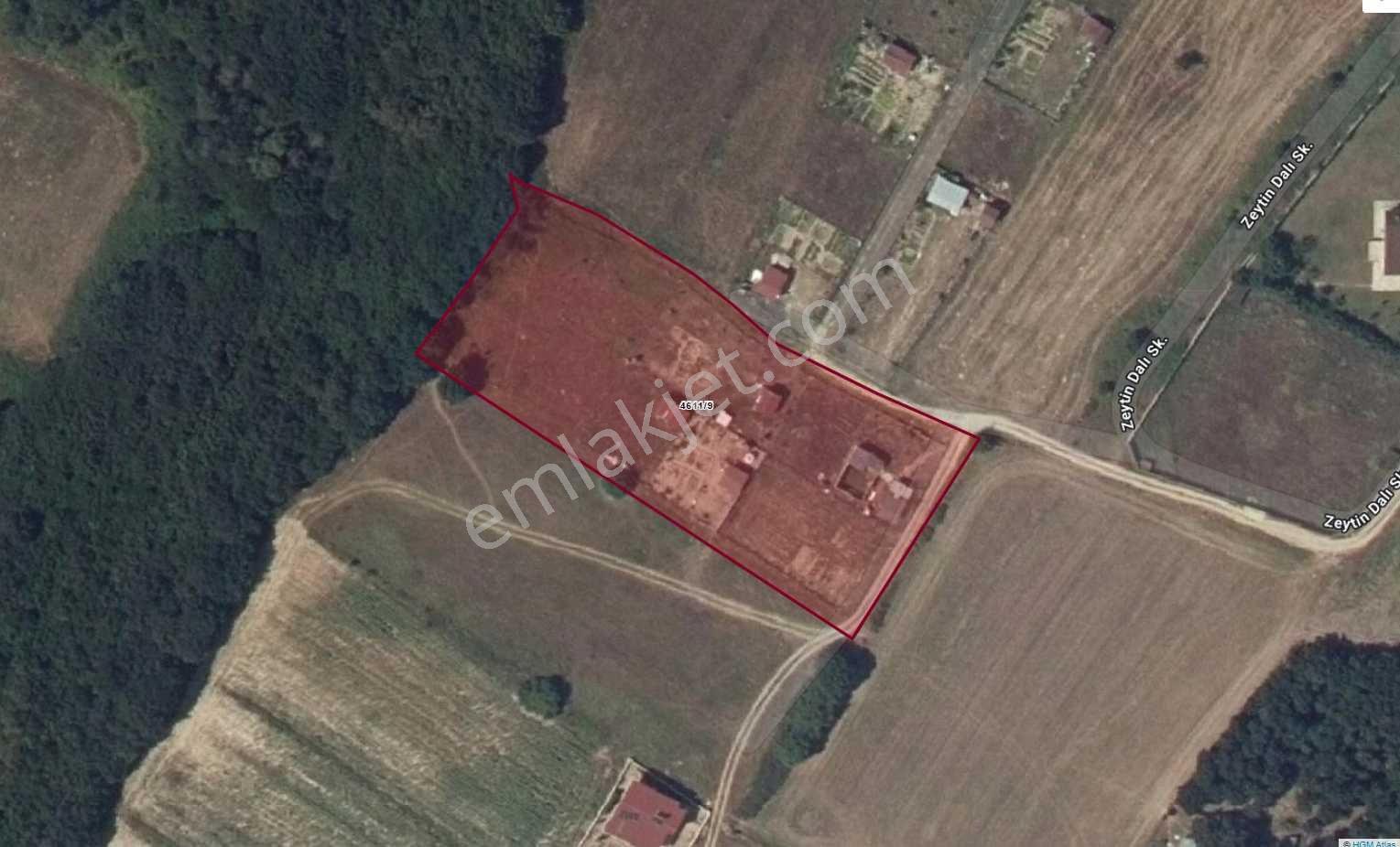 Silivri Büyükçavuşlu'Da , Çift Yol Cepheli 900 M2 Hisse