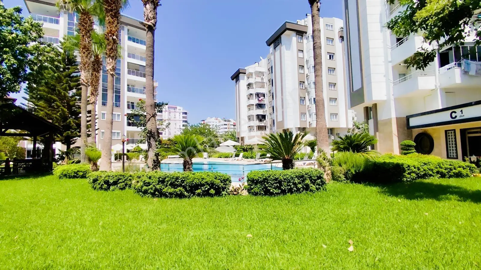 Koloğlu Sitesinde | Konyaaltı Uncalıda | Satılık 2+1 Daire — fotoğraf 2