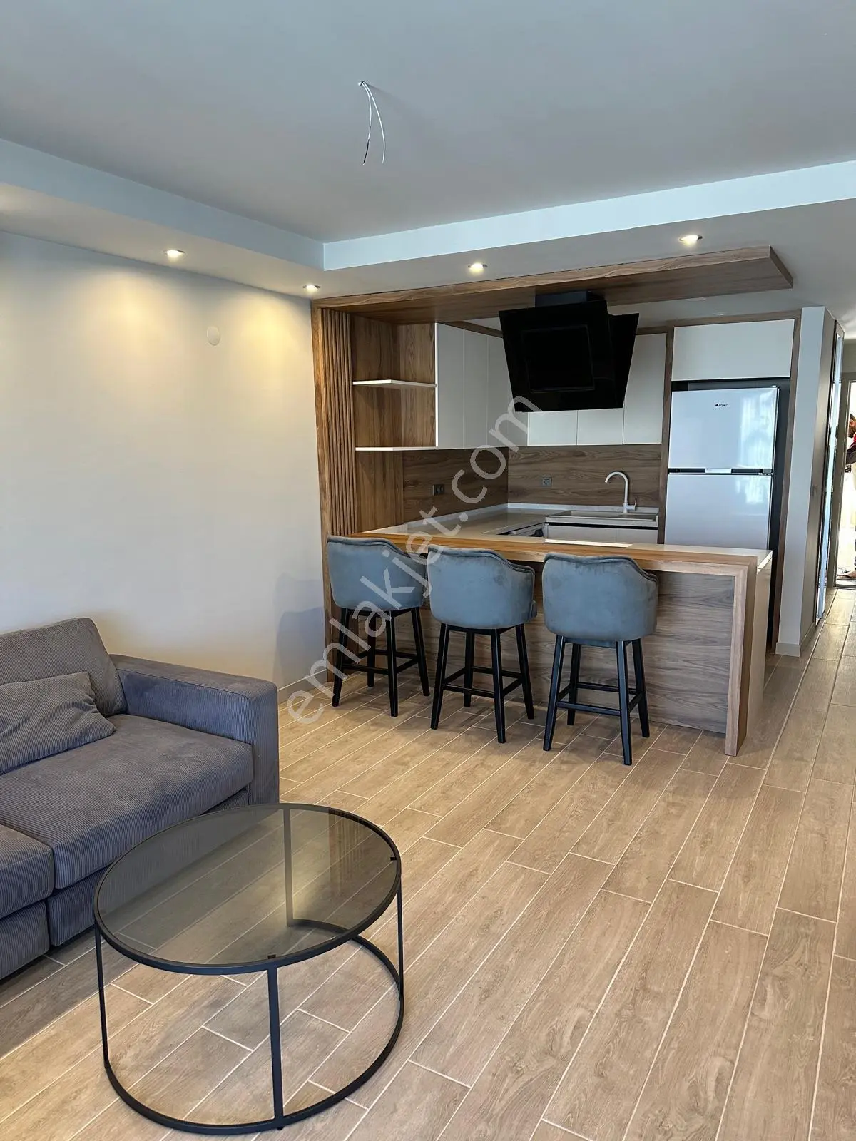 Kuşadası Marina'da Sahile Yakın Havuzlu Sitede 3+1 Satılık Daire — fotoğraf 3
