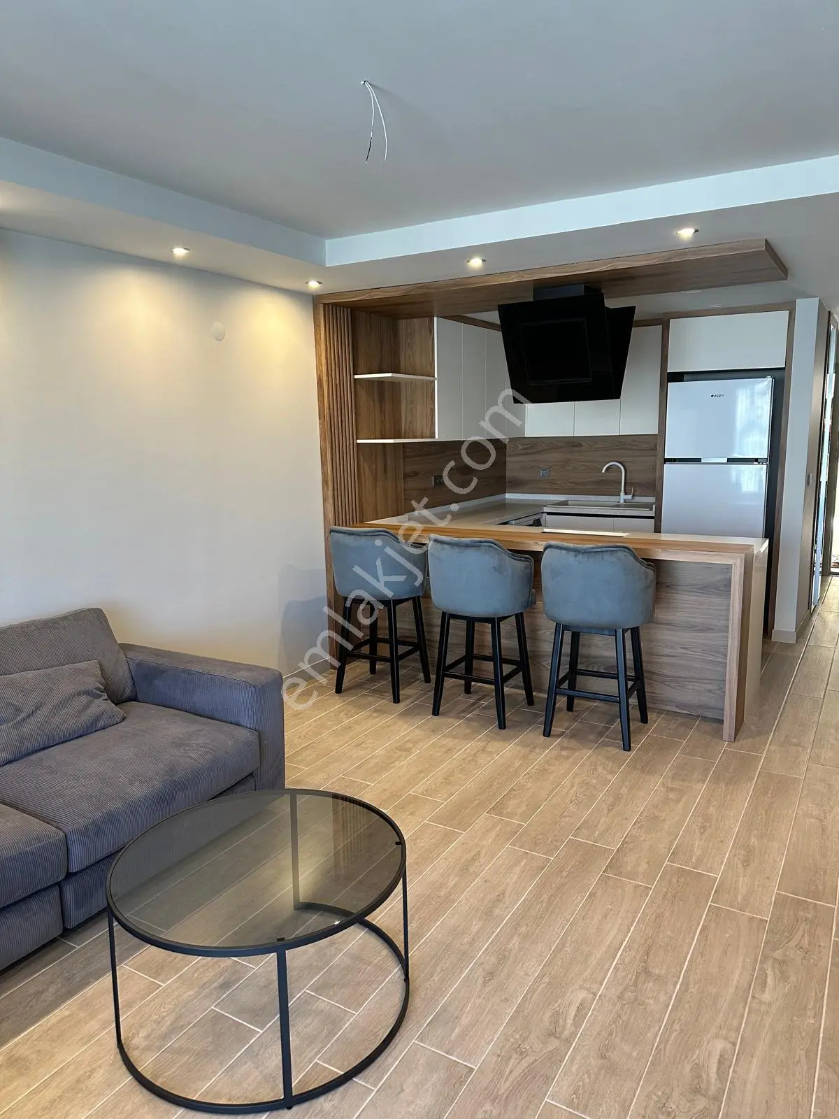 Kuşadası Marina'da Sahile Yakın Havuzlu Sitede 3+1 Satılık Daire — fotoğraf 4