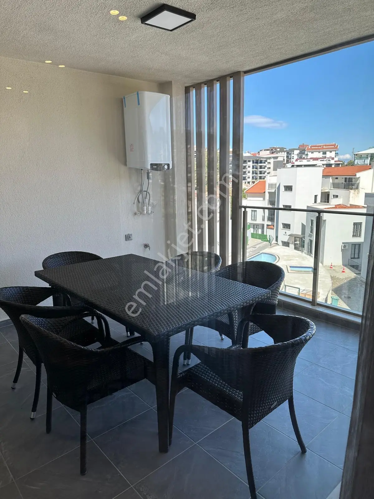 Kuşadası Marina'da Sahile Yakın Havuzlu Sitede 3+1 Satılık Daire — fotoğraf 15