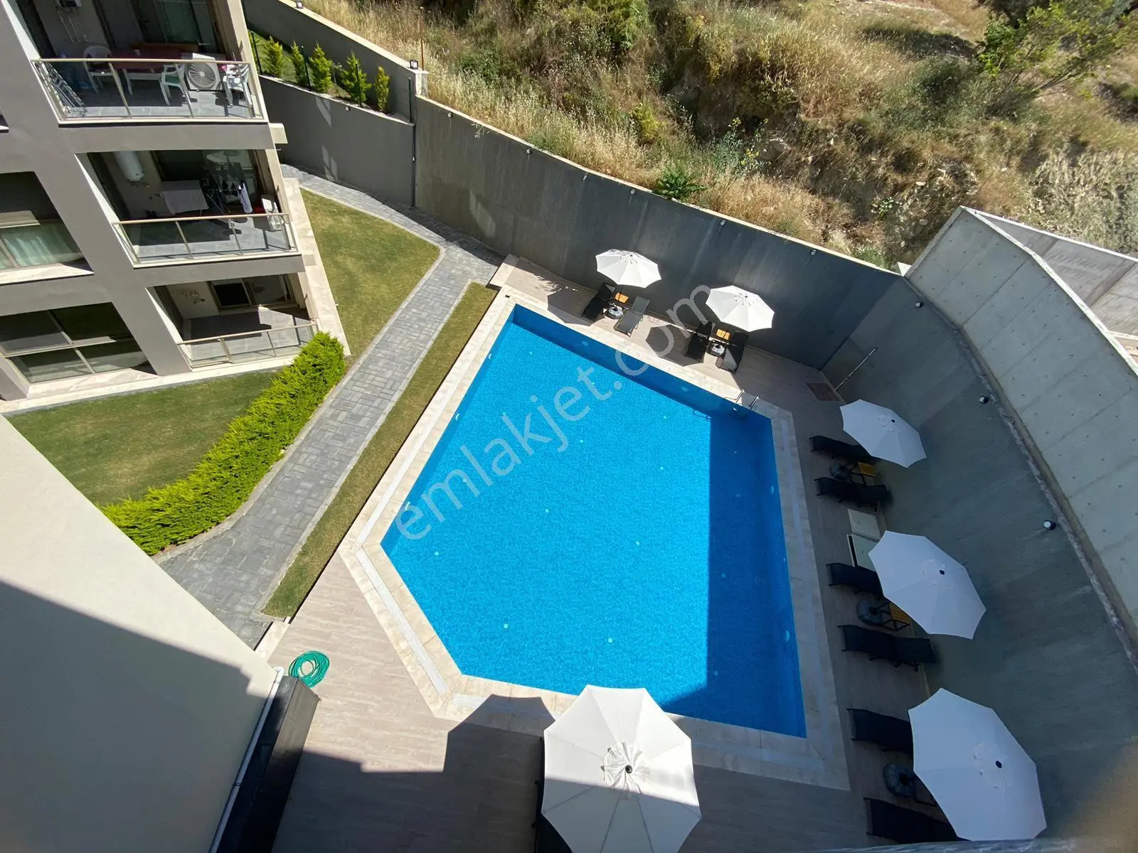 Kuşadası Marina'da Sahile Yakın Havuzlu Sitede 3+1 Satılık Daire — fotoğraf 24