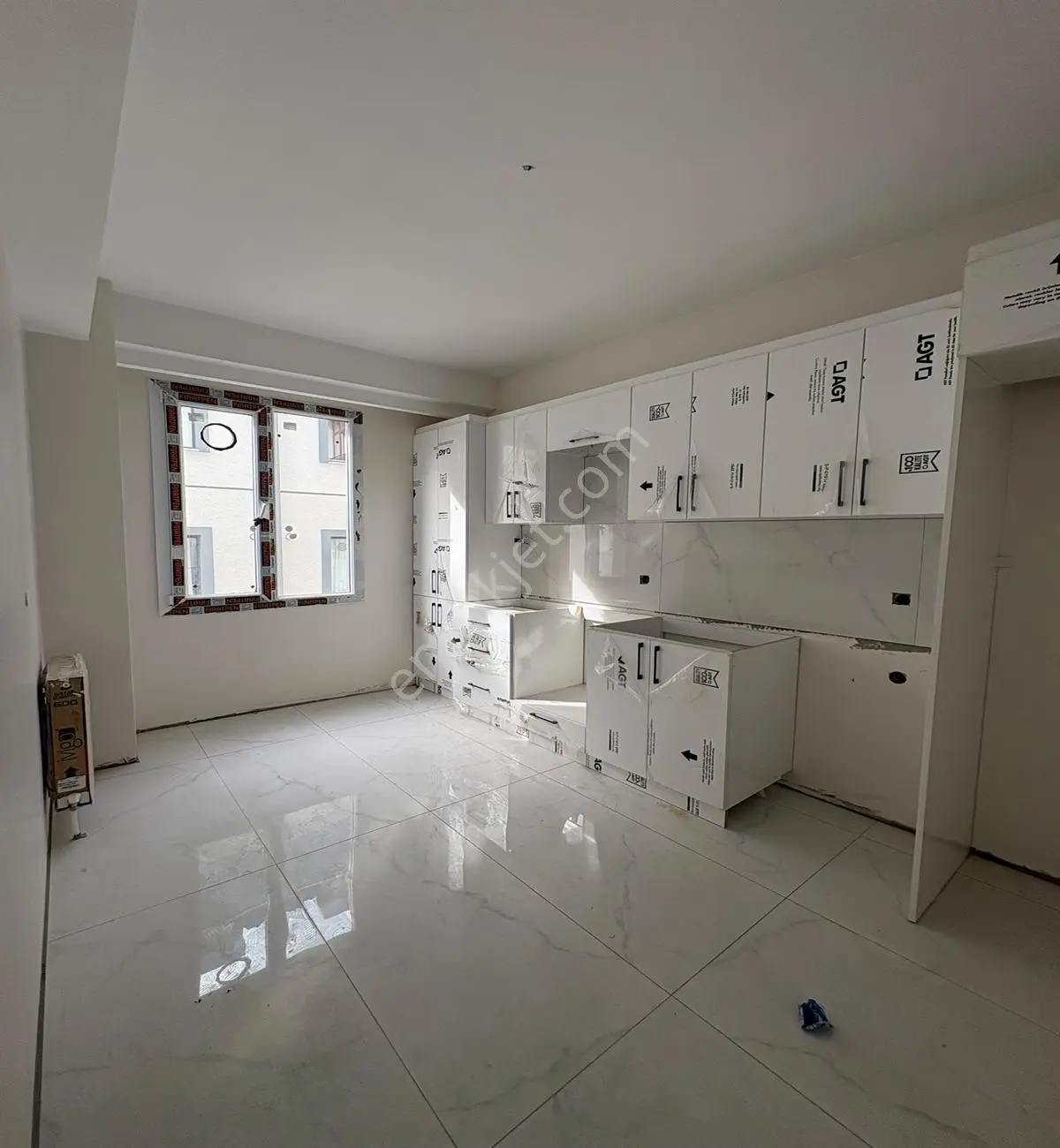 Merkez Gayrimenkulden Merkezde 3+1 Otoparklı Sıfır Ara Kat