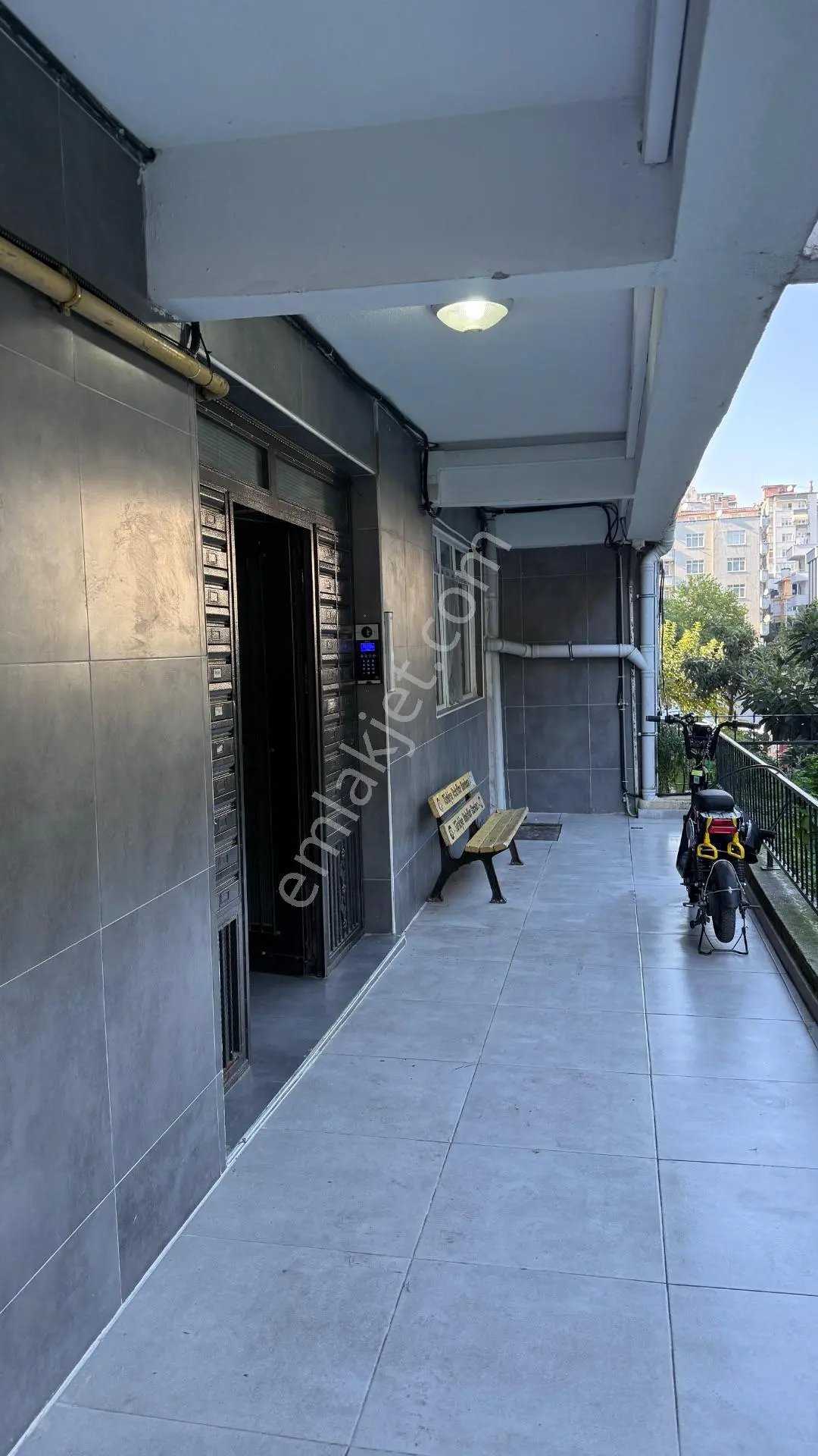 Bahçelıevler Mahallesı’nde 100. Yıl Bulvarı Altı Sıte Içınde Satılık 2 + 1 Daıre — fotoğraf 2