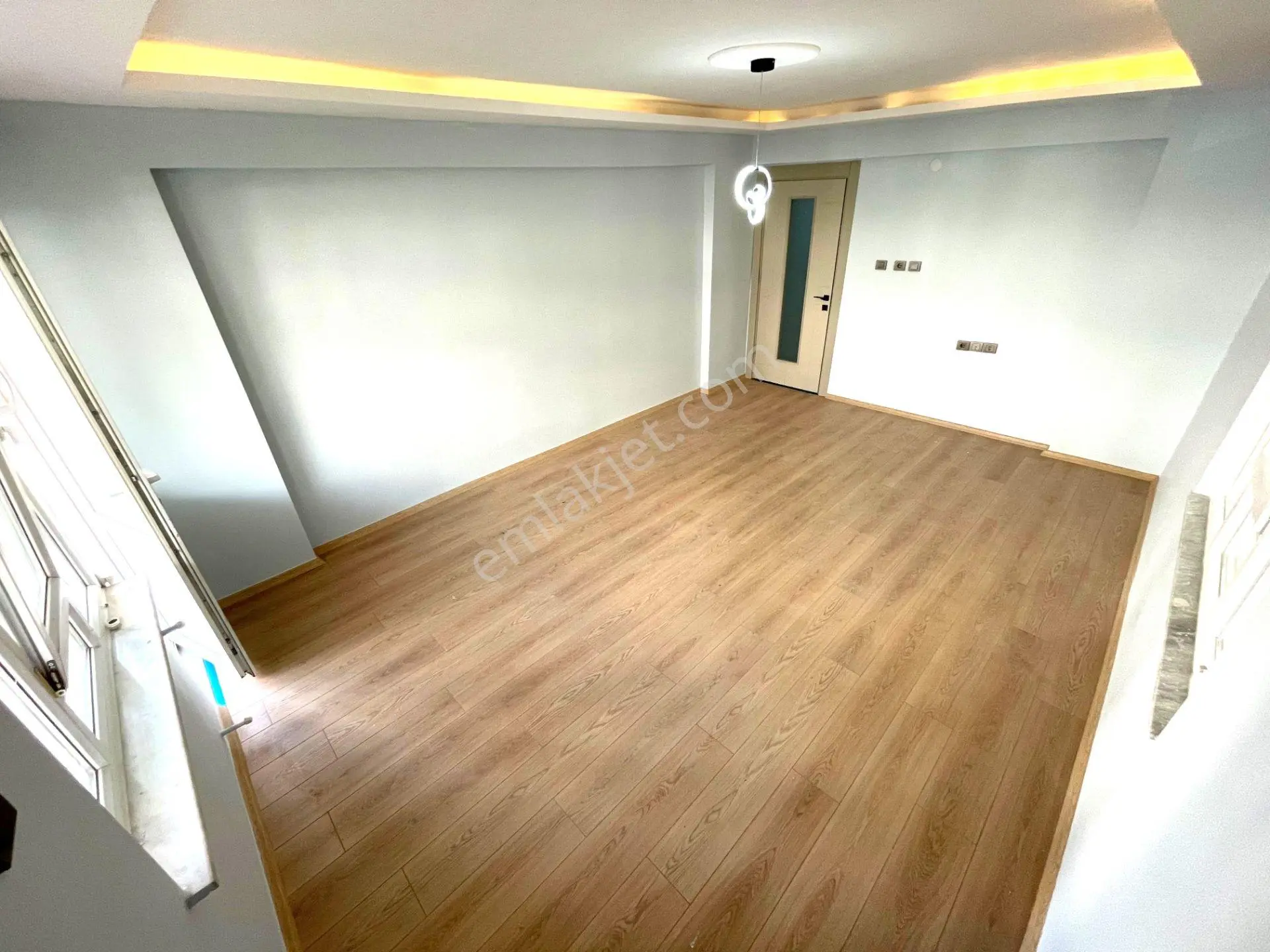 𝄞melodi'den Akçay Merkez'de Ayrı Mutfaklı Ön Cephe Bahçe Kullanımlı Harika Dizayn 2+1 Daire — fotoğraf 12