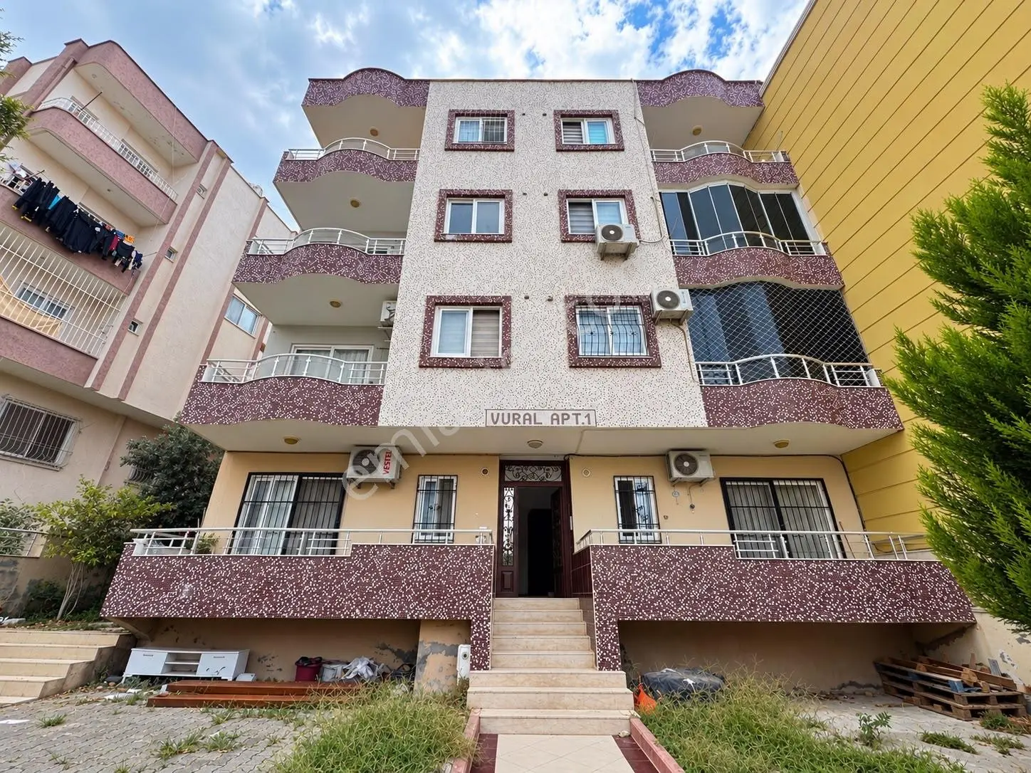 İsmet İnönü Mahallesi'Nde Satılık 3+1 Ara Kat Daire