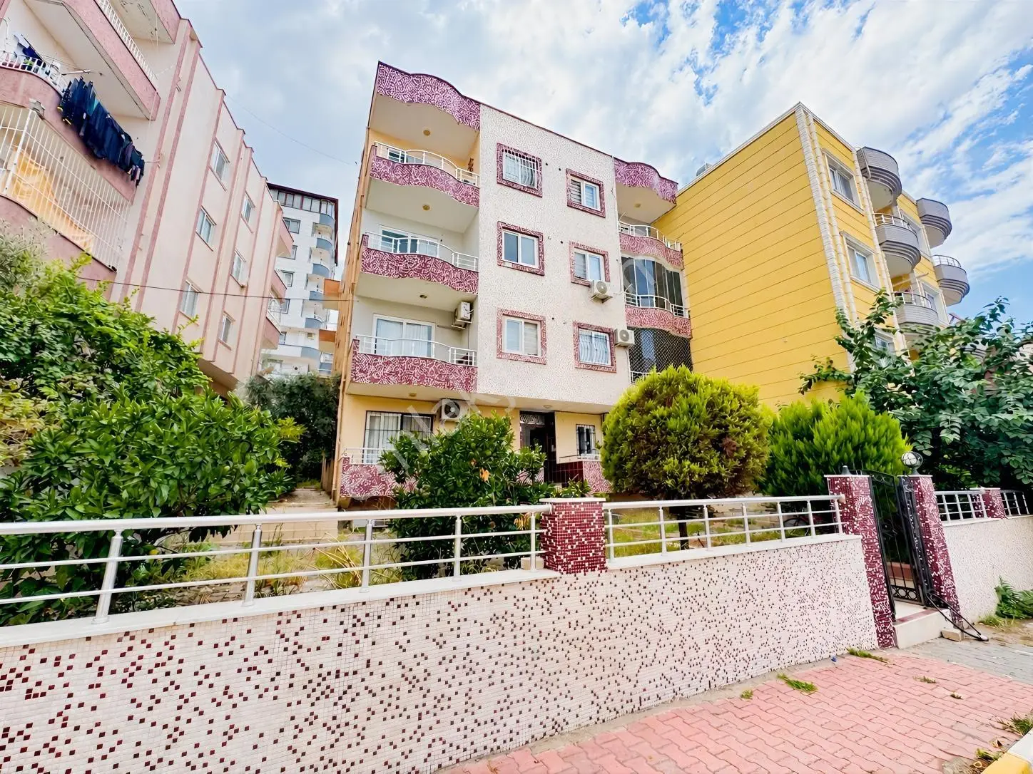 İsmet İnönü Mahallesi'nde Satılık 3+1 Ara Kat Daire — fotoğraf 2
