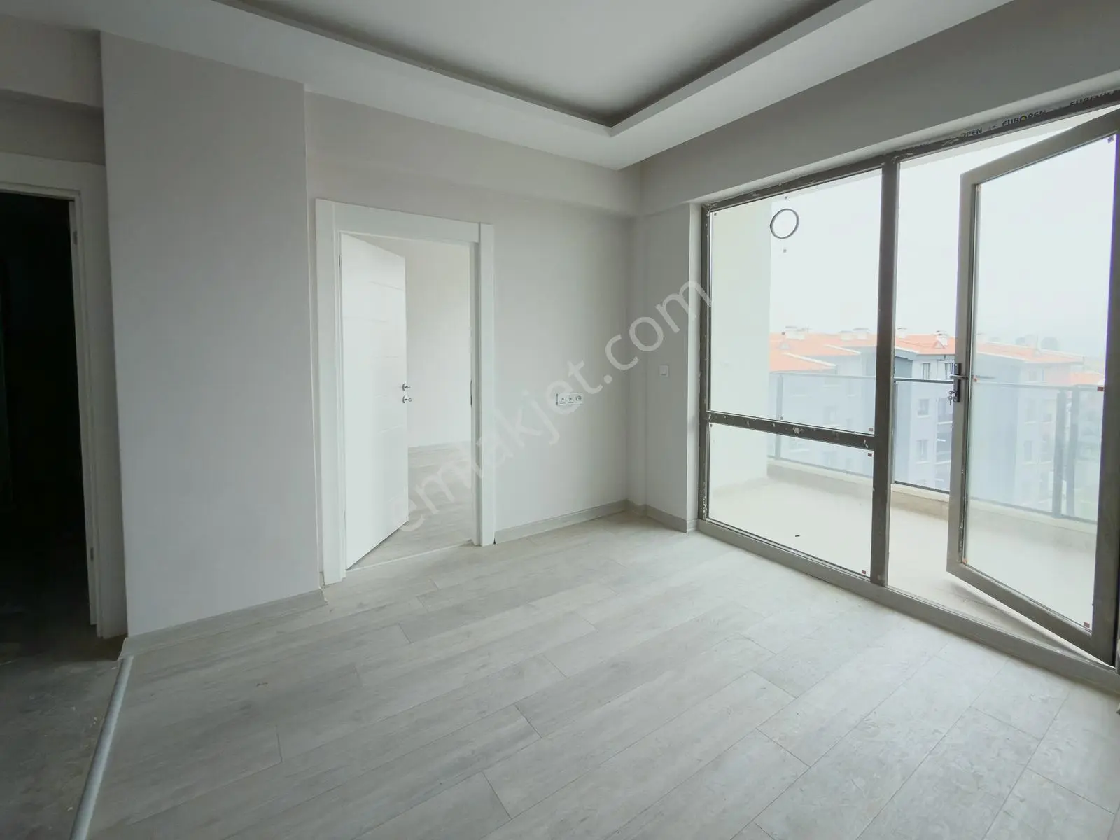 İncek Site İçinde Manzaralı Geniş Balkonlu Satılık 1+1 Daire — fotoğraf 4