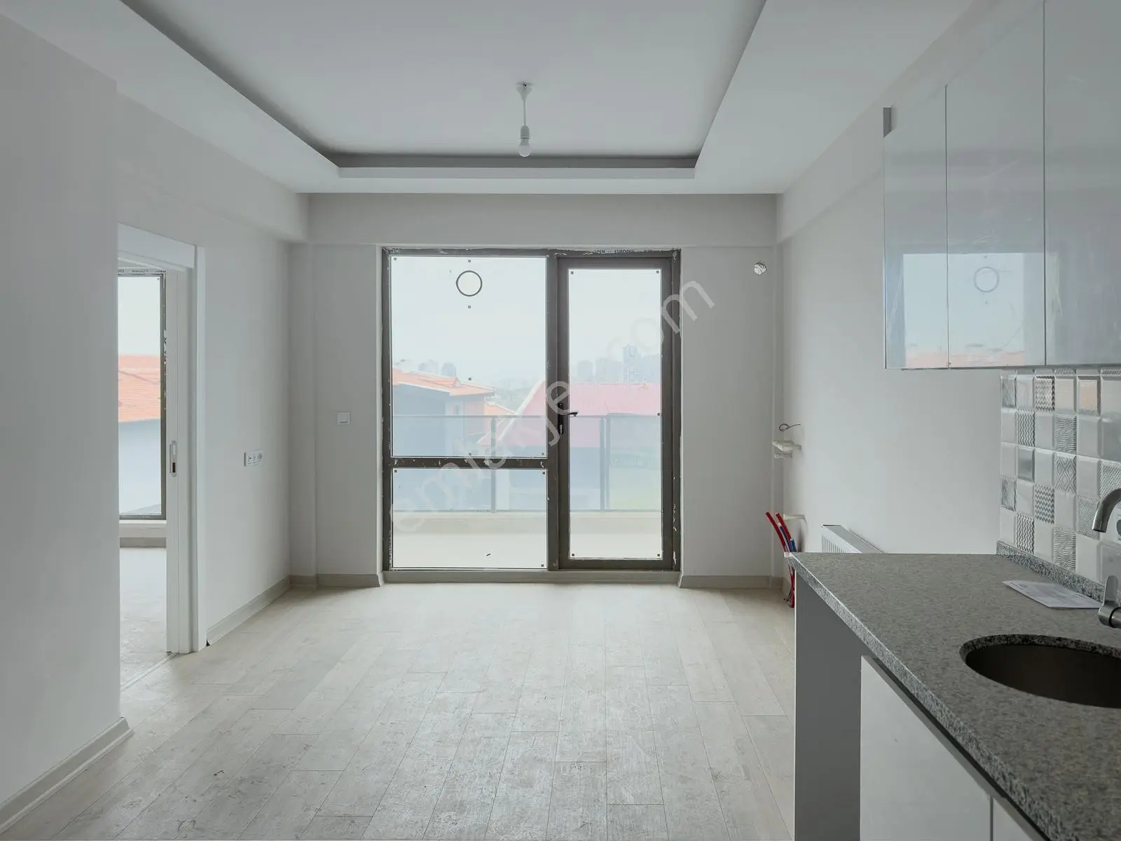 İncek Site İçinde Manzaralı Geniş Balkonlu Satılık 1+1 Daire — fotoğraf 5
