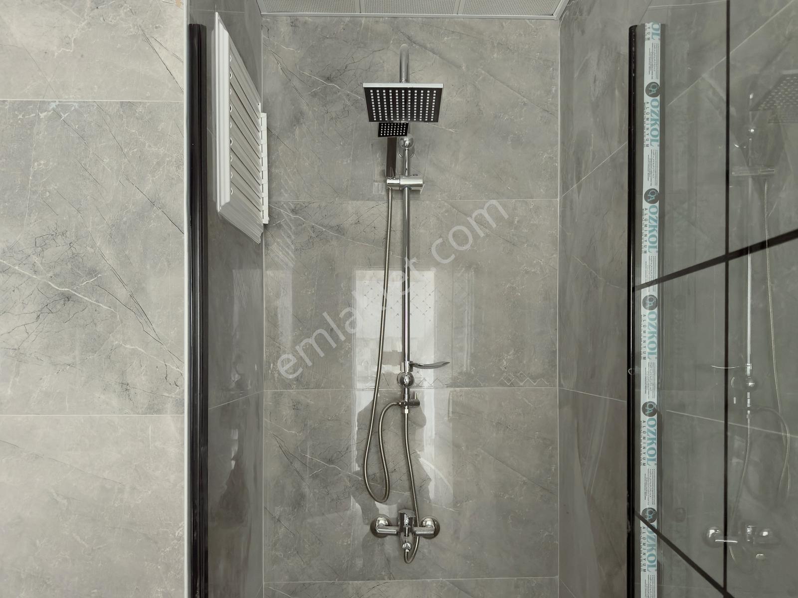 İncek Site İçinde Manzaralı Geniş Balkonlu Satılık 1+1 Daire — fotoğraf 16