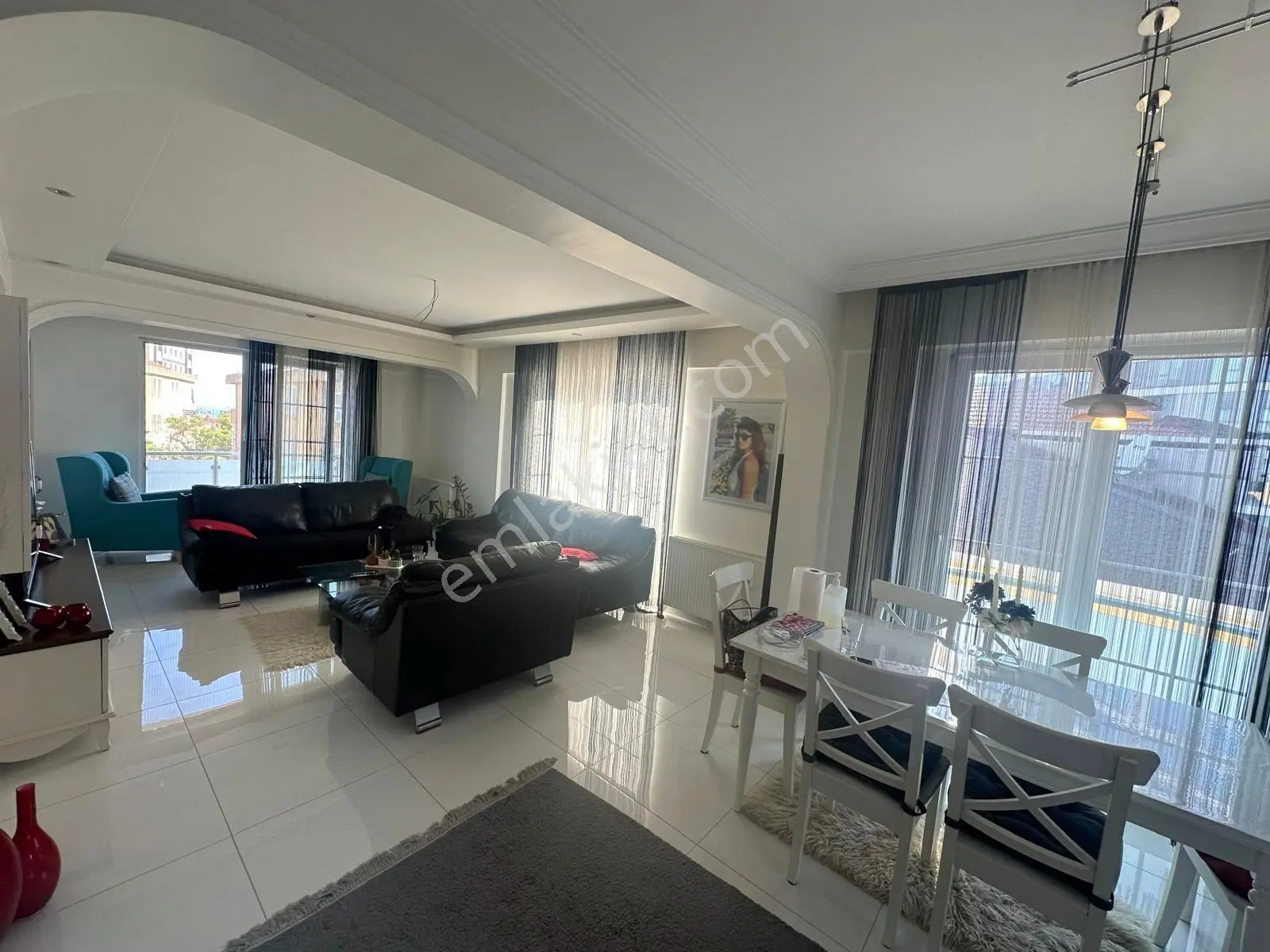 Mertcan'dan Cumhuriyet'te 3+1amerikan Mutfak Teras Balkon Jakuzi — fotoğraf 4