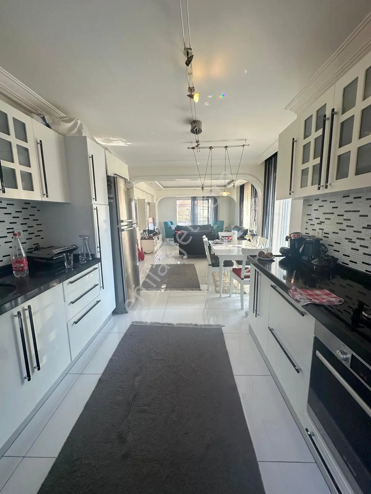 Mertcan'dan Cumhuriyet'te 3+1amerikan Mutfak Teras Balkon Jakuzi — fotoğraf 9