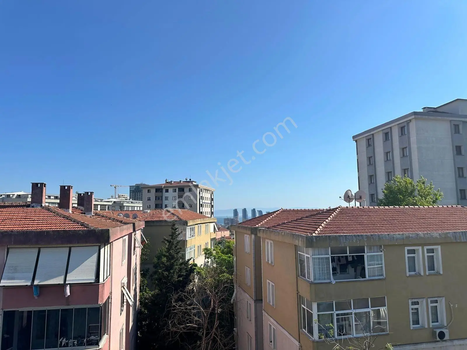 Mertcan'dan Cumhuriyet'te 3+1amerikan Mutfak Teras Balkon Jakuzi — fotoğraf 25