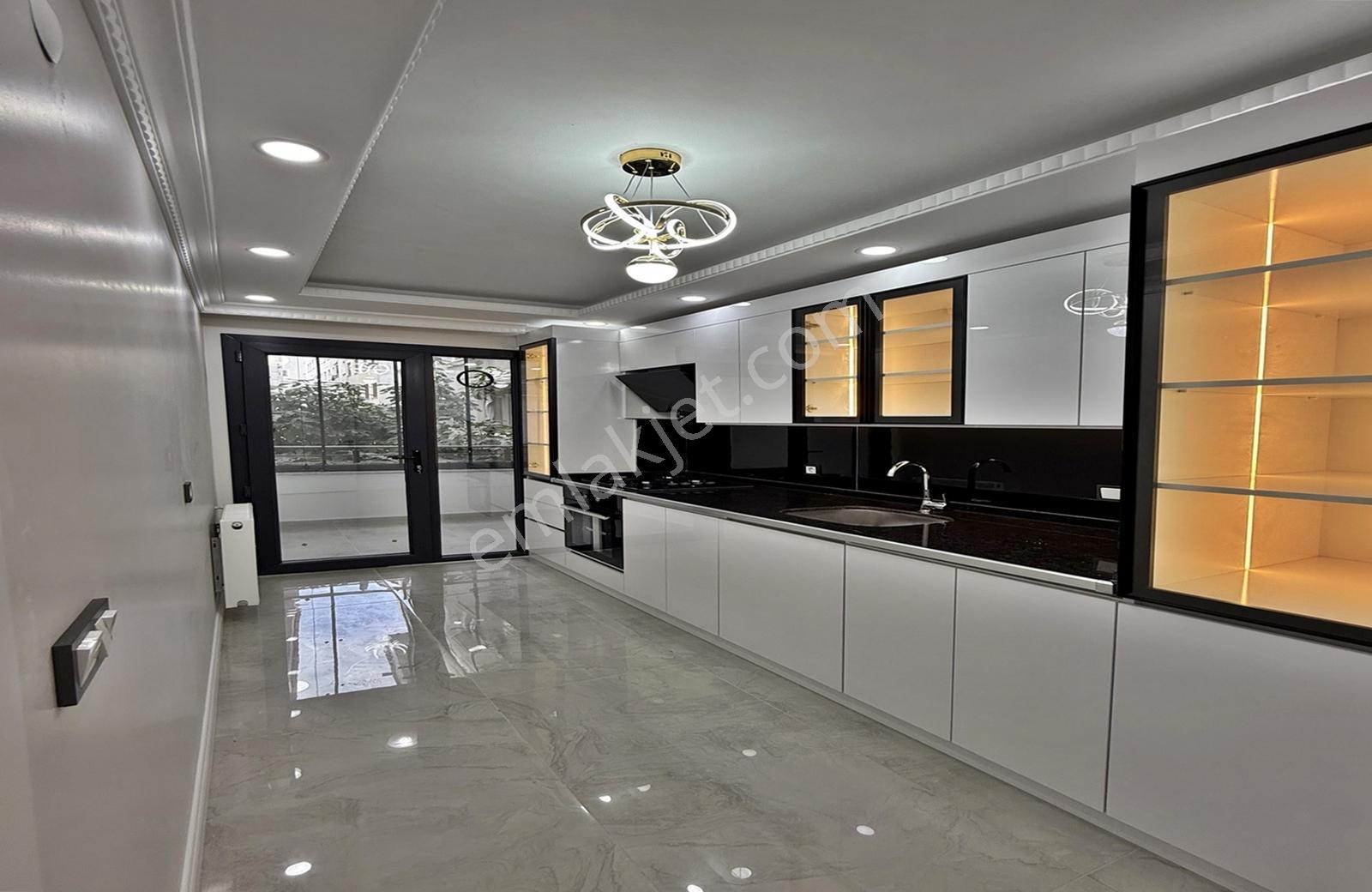Merkezi Konum E-5' E Yakın Sıfır Oturuma Hazır 2+1 Satılık Daire