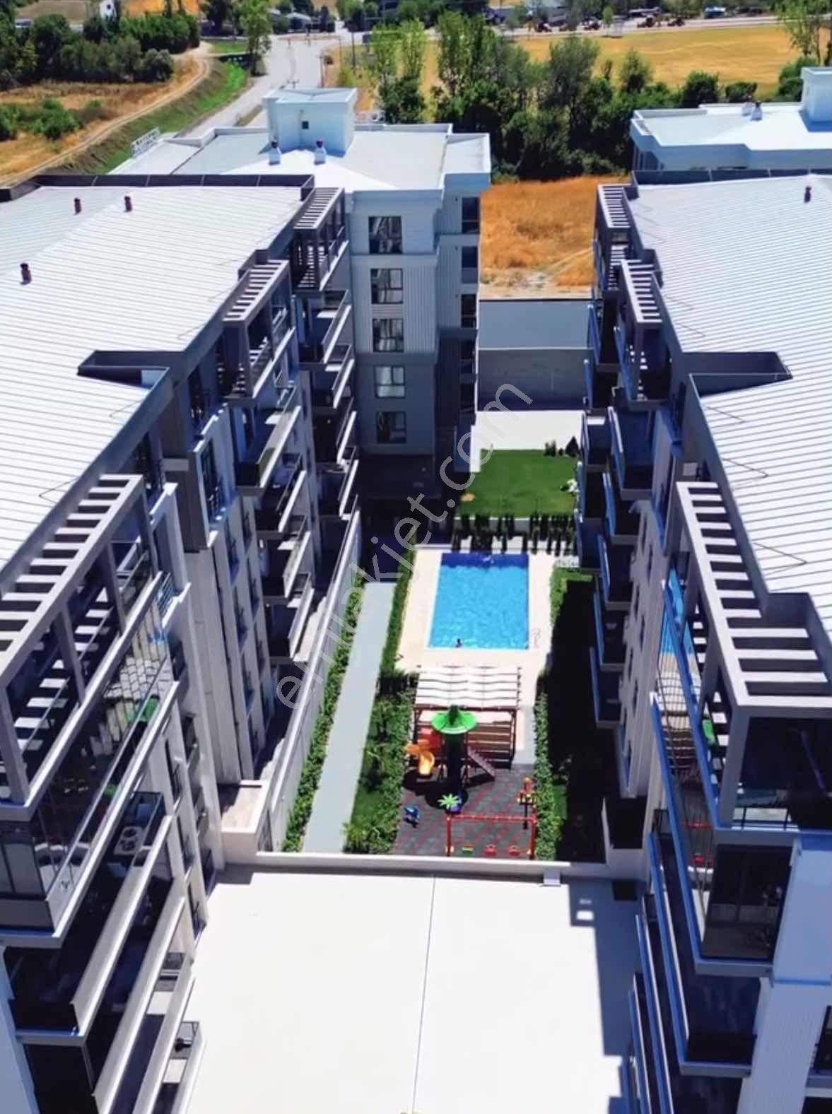 Nilüfer 30 Ağustos Zafer Mah. Yami Optimum Sitesinde 3+1 Daire