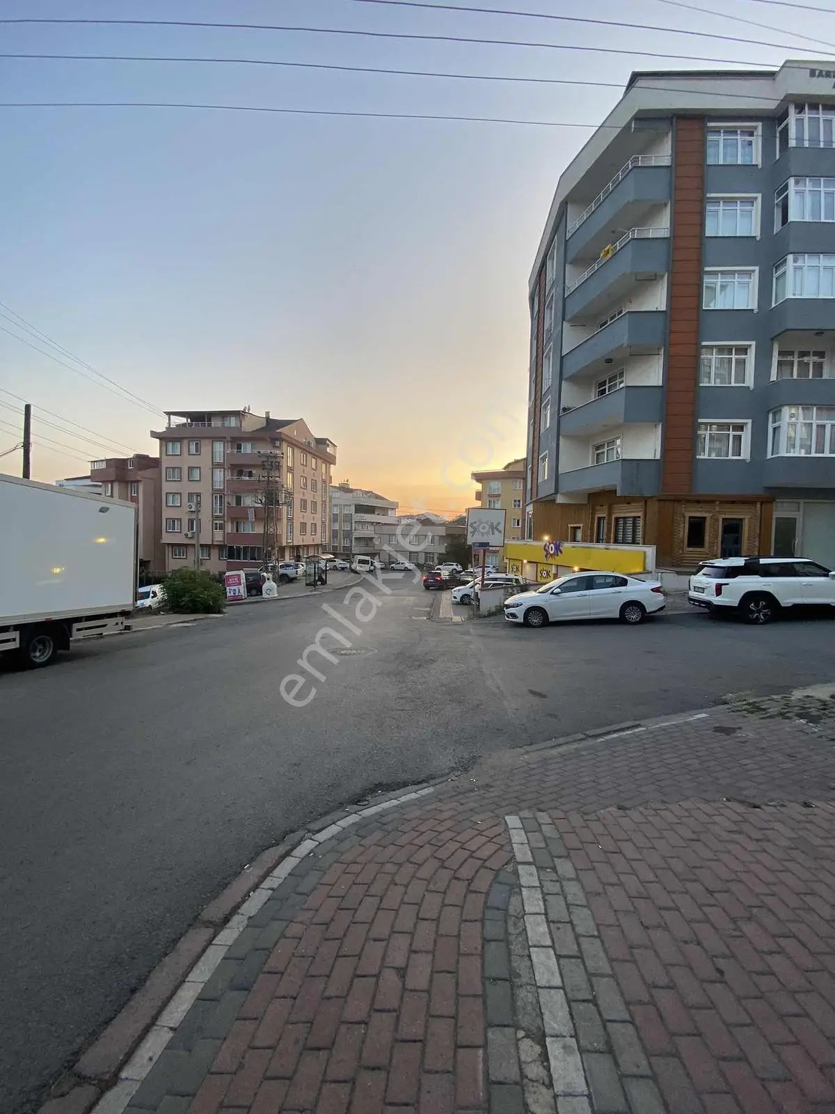 Gebze Tatlıkuyuda Özel Yapılmış 2+1 Arakat Satılık Daire — fotoğraf 3