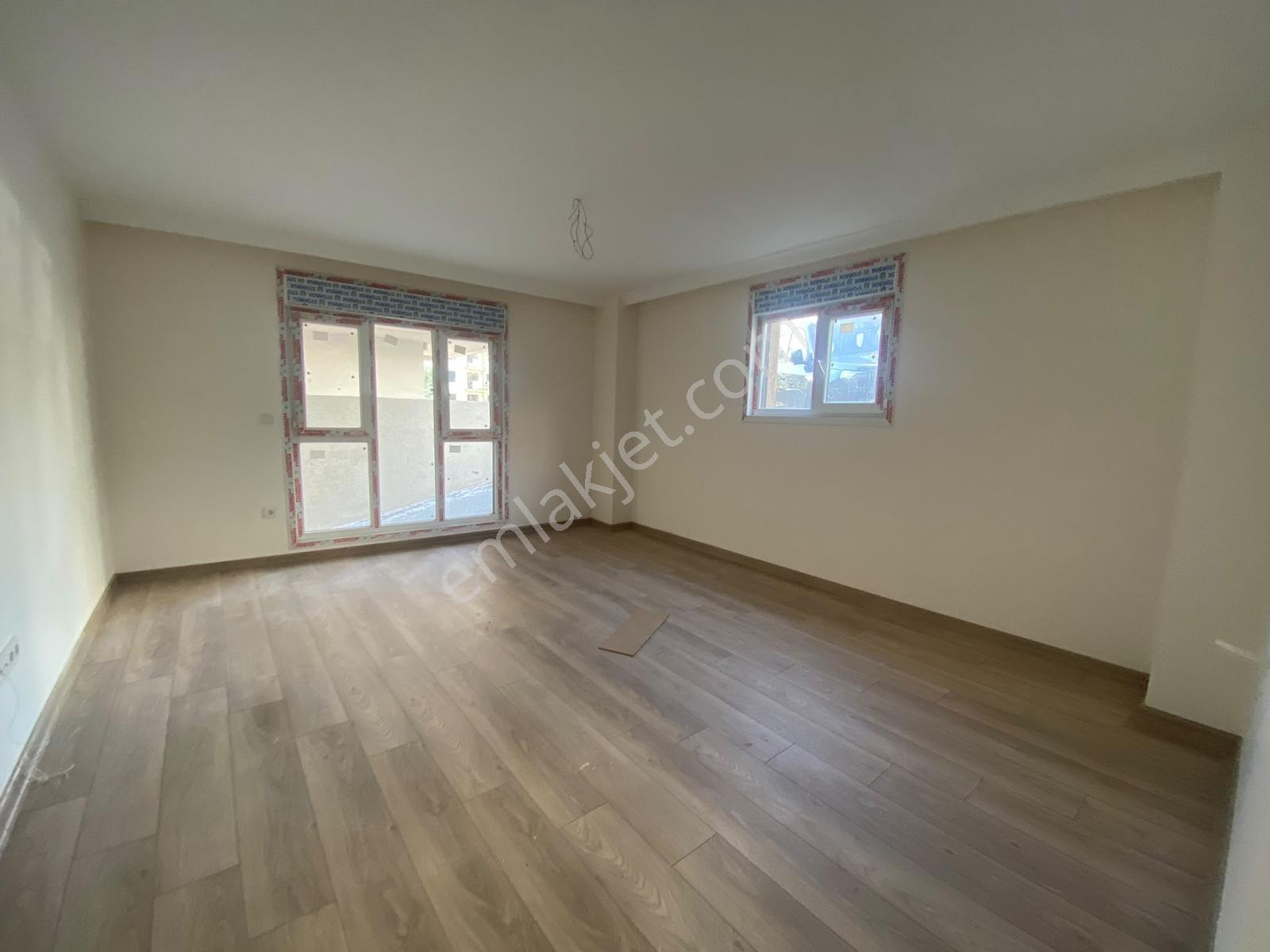 Küçükyalı Metro Ve Marmaraya Yürüme Mesafesi 2+1 Sıfır Daire — fotoğraf 2