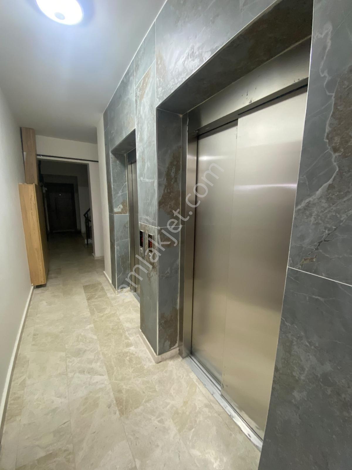Küçükyalı Metro Ve Marmaraya Yürüme Mesafesi 2+1 Sıfır Daire — fotoğraf 8