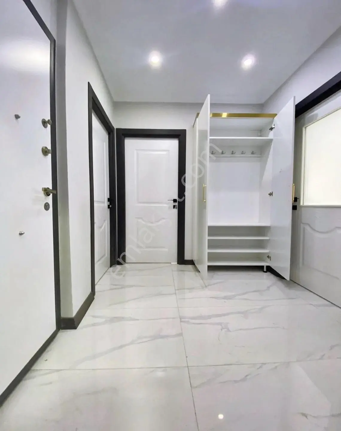 Kod 3111 Alemdağ Mah. Merkeze Yürüme Mesafesinde 2+1 Satılık — fotoğraf 7