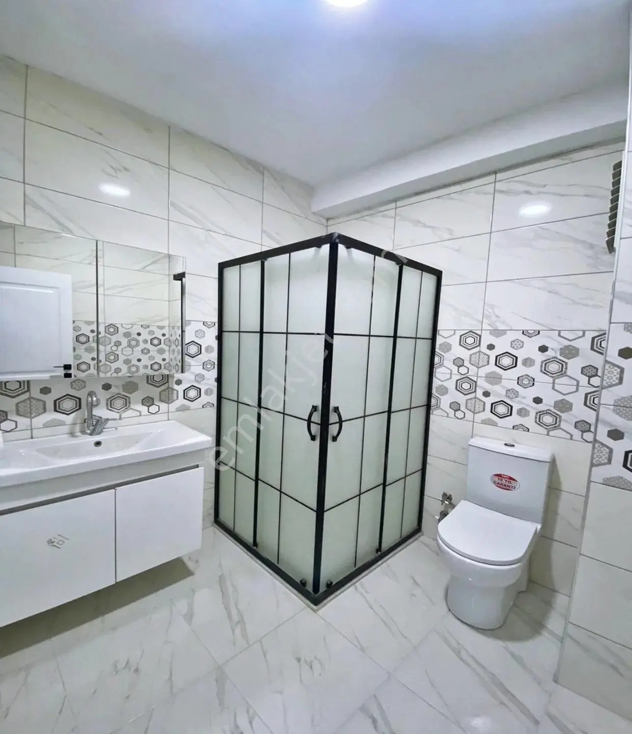 Kod 3111 Alemdağ Mah. Merkeze Yürüme Mesafesinde 2+1 Satılık — fotoğraf 10