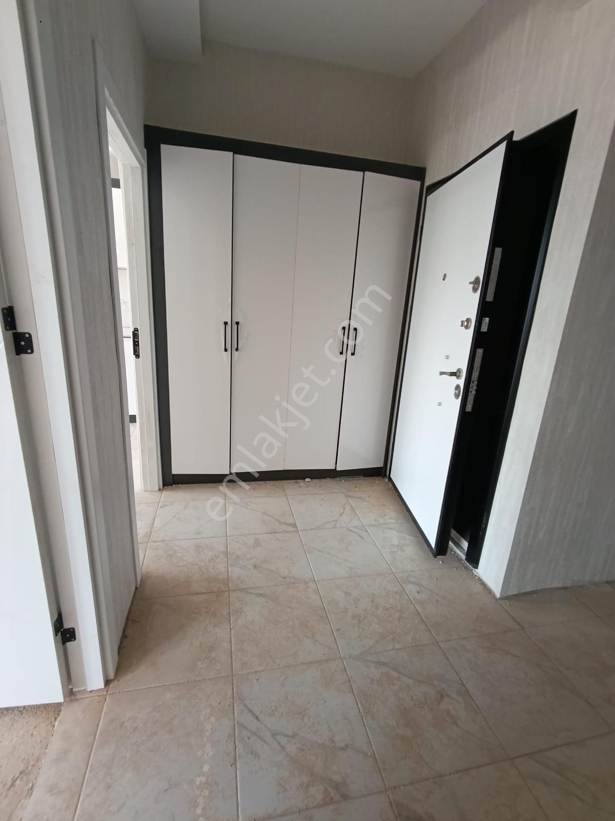 Emirgazi De 2+1 Ebeveyn Banyolu Satılık Daire — fotoğraf 3