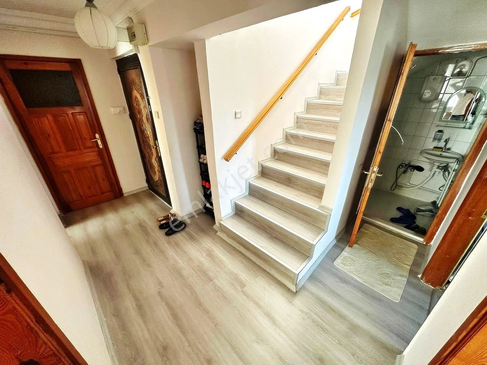 Aktif'ten Akçay'da Satılık Ön Cephe Kombili Ayrı Mutfaklı Ferah 4+1 Dublex — fotoğraf 32