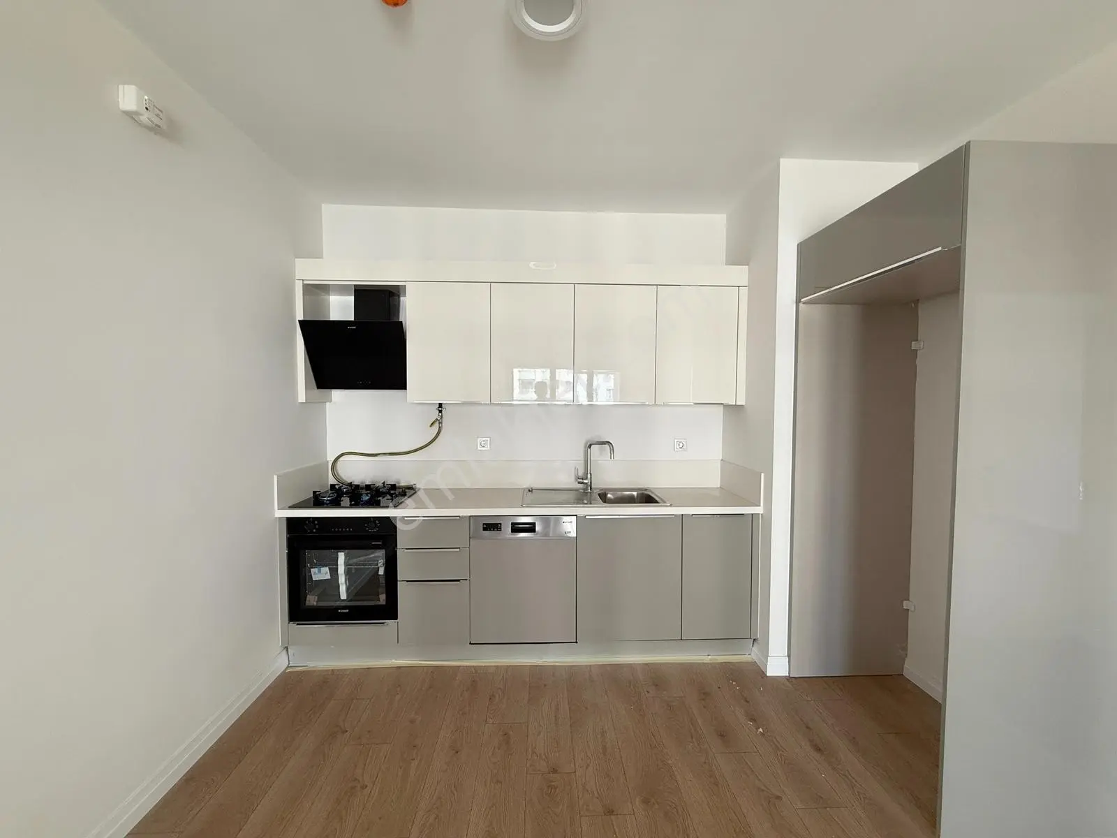 Halkalı Emlak Konut Bizim Mahalle 3.kısım 1+1 70m2 Satılık Daire — fotoğraf 6
