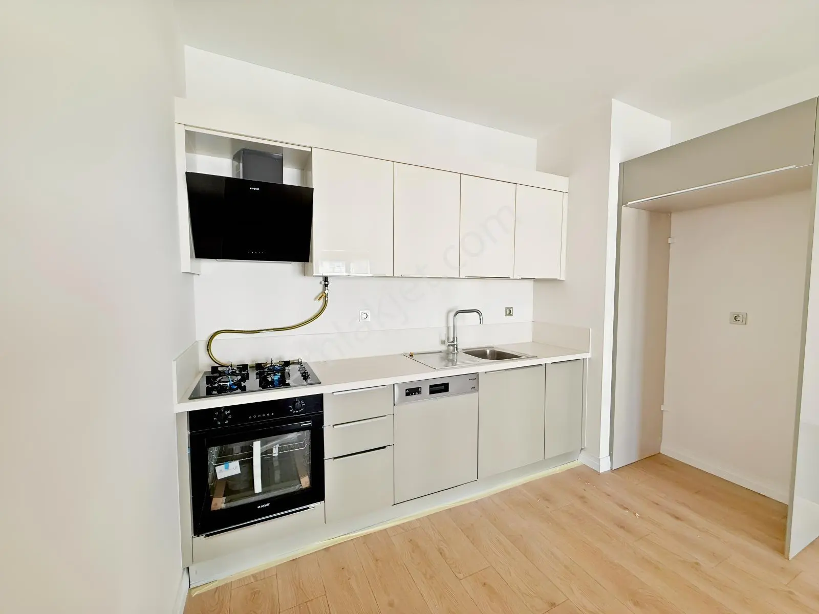 Halkalı Emlak Konut Bizim Mahalle 3.kısım 1+1 70m2 Satılık Daire — fotoğraf 7