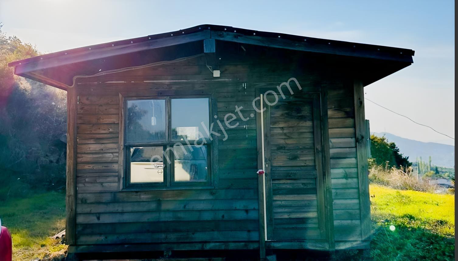 Orhangazi Gemiçte İçinde 30 M2 Ahşap Bağ Evi Olan Tarla