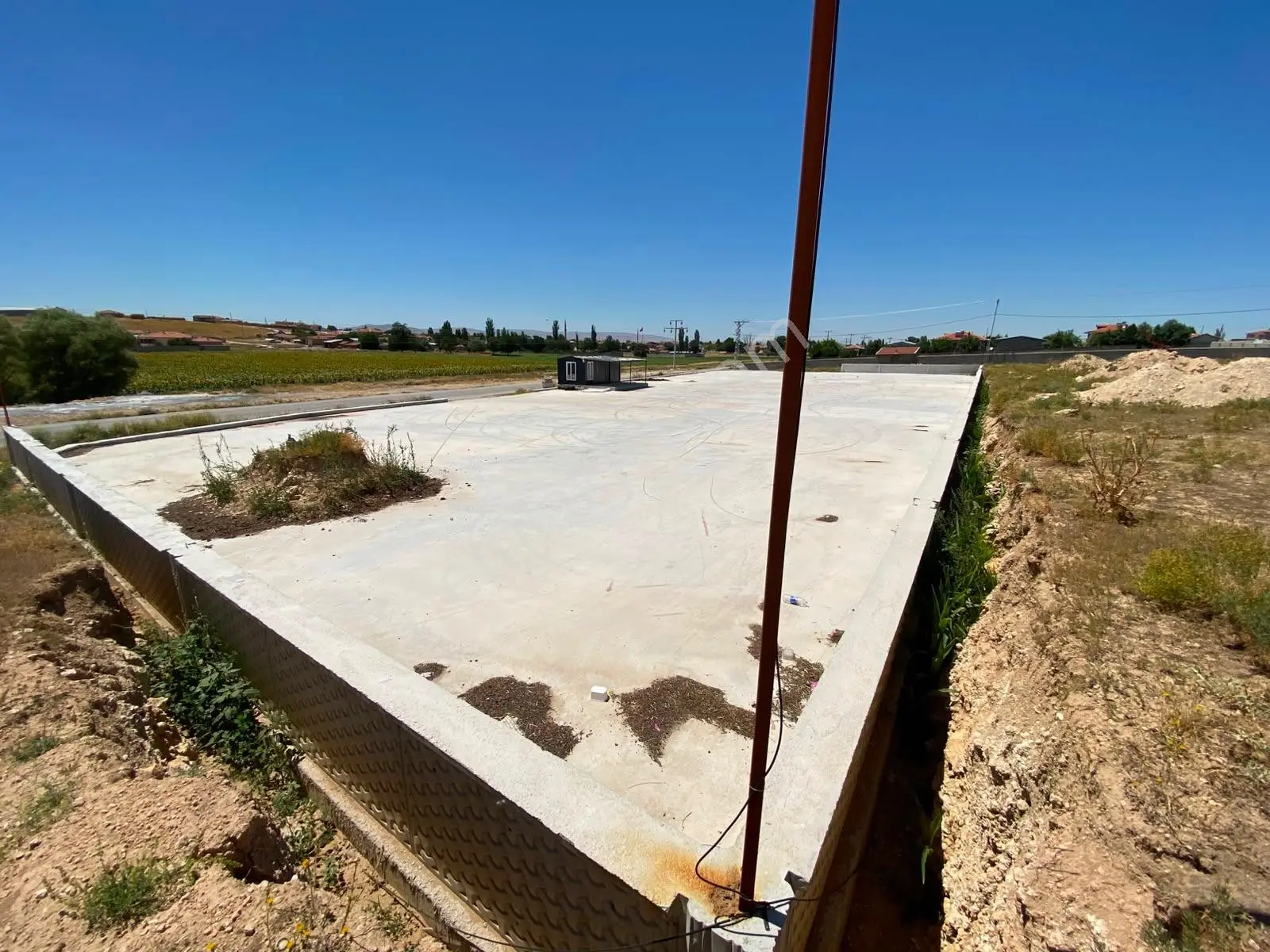Tezcan Dan Kolukısada Ana Yol Üstü Yatırımlık Arsa — fotoğraf 2