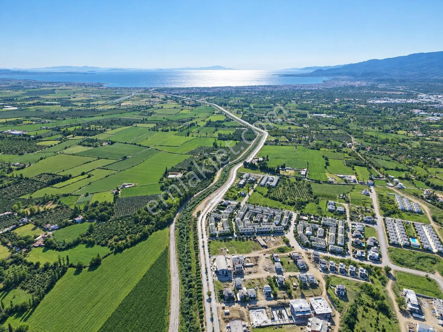 Mera Emlaktan Hamidiye Mah. 2 Villalık 324m2 E:0.75 İmarlı Arsa — fotoğraf 3