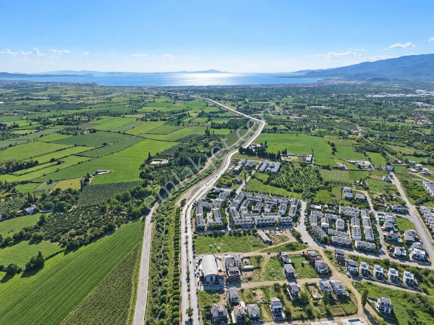Mera Emlaktan Hamidiye Mah. 2 Villalık 324m2 E:0.75 İmarlı Arsa — fotoğraf 4