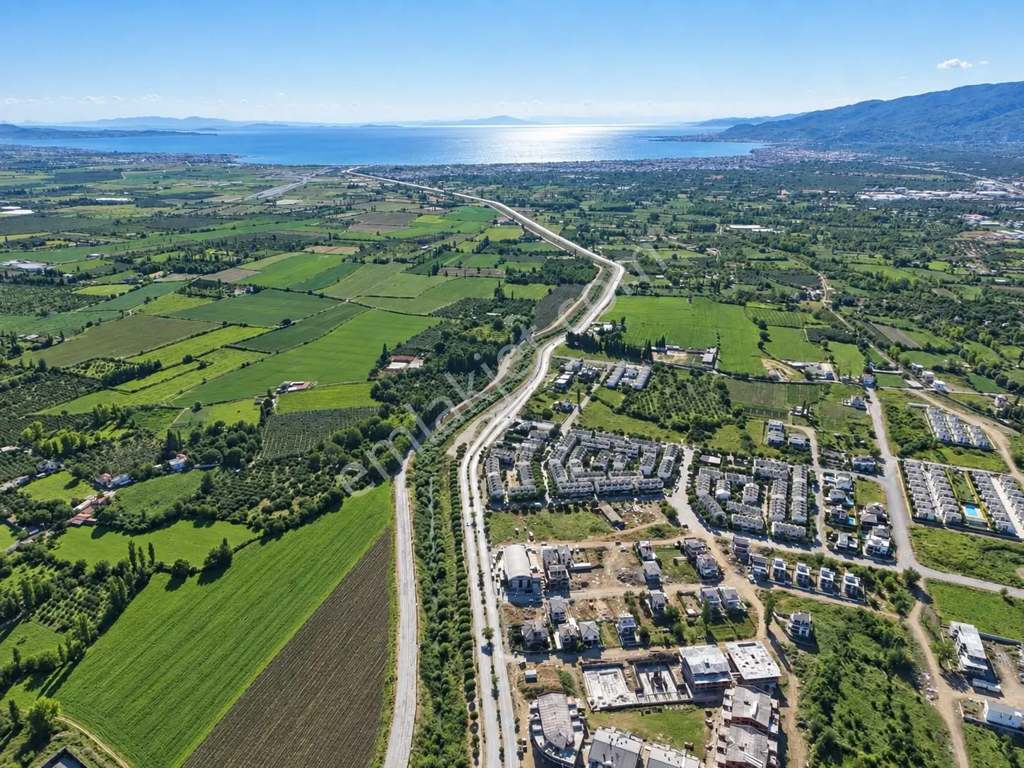 Mera Emlaktan Hamidiye Mah. 2 Villalık 324m2 E:0.75 İmarlı Arsa — fotoğraf 7