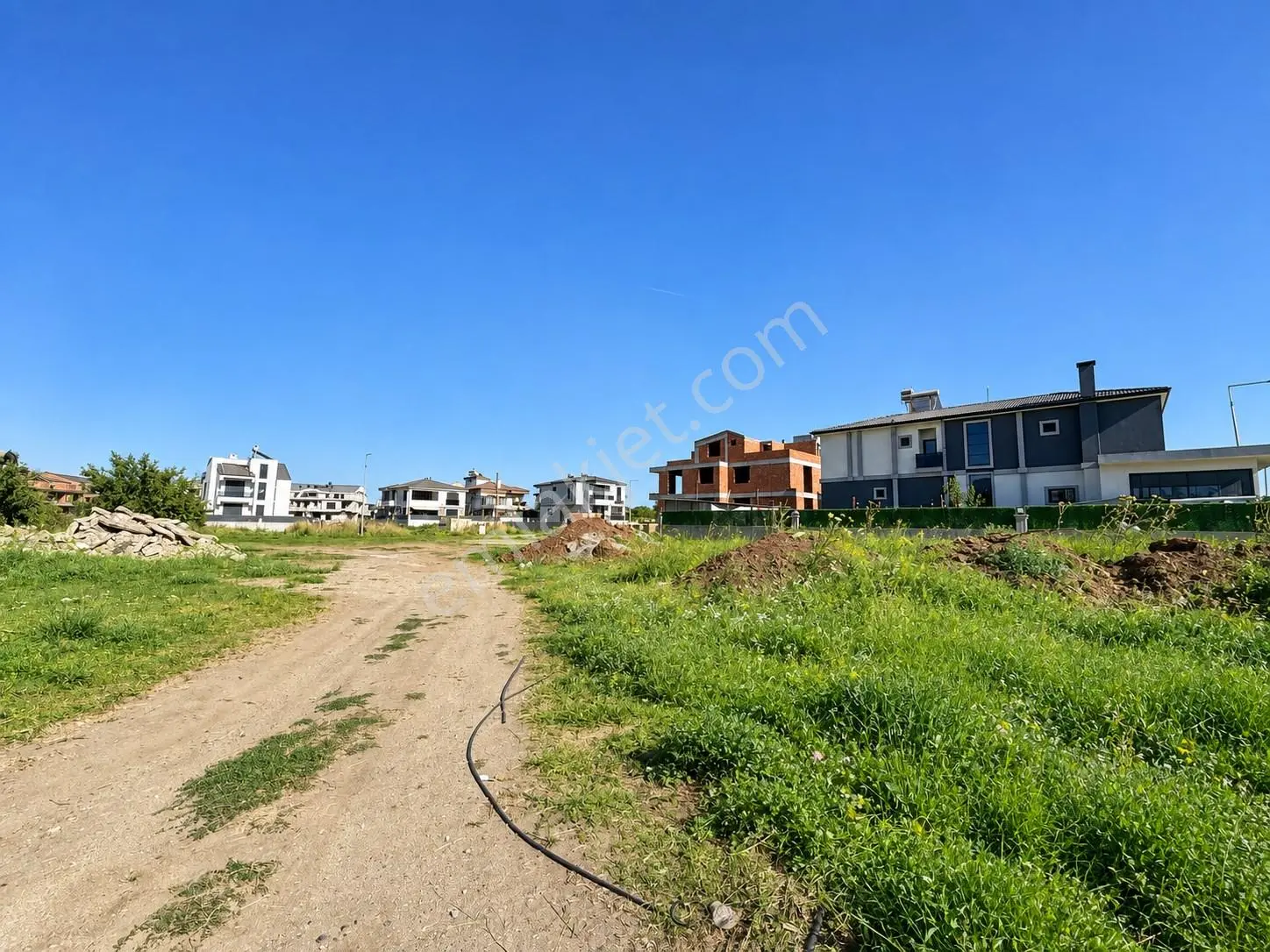 Mera Emlaktan Hamidiye Mah. 2 Villalık 324m2 E:0.75 İmarlı Arsa — fotoğraf 10