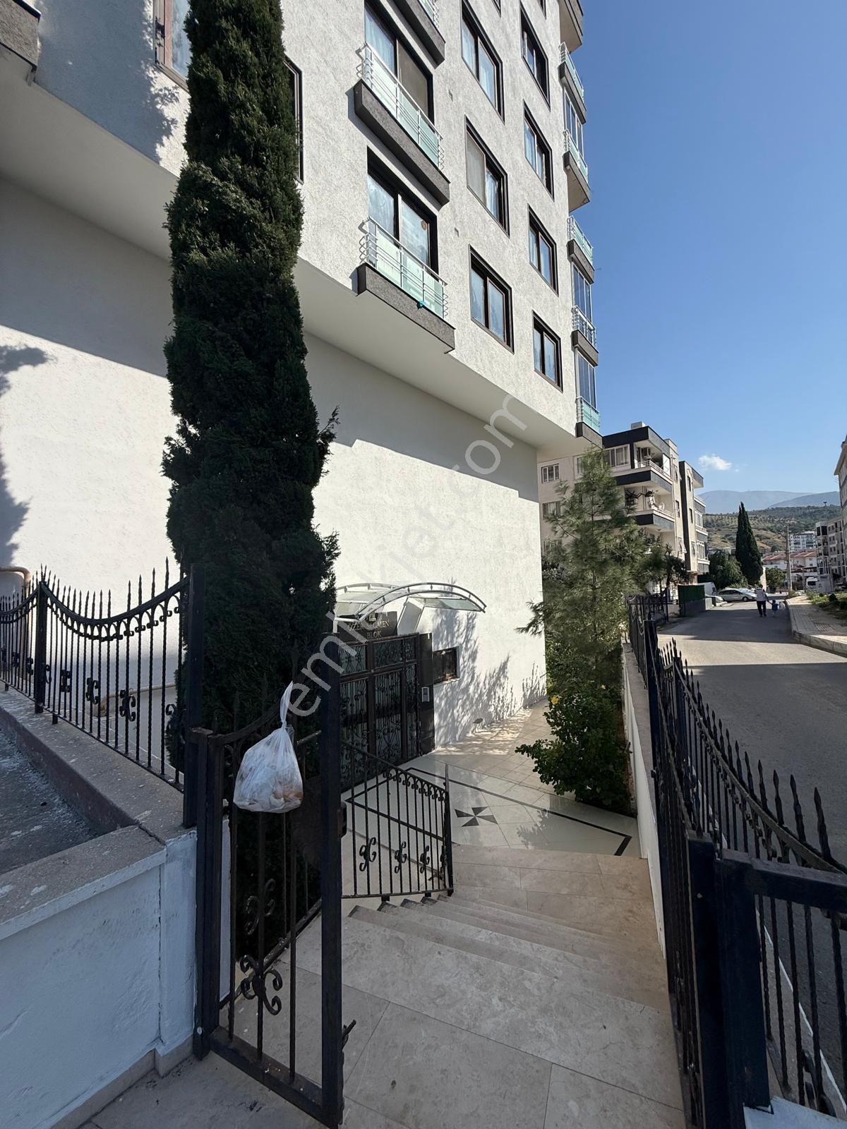 İsmet İnönü Mahallesi’nde Deniz Alayı Karşısında Satılık 3+1 Daire — fotoğraf 3