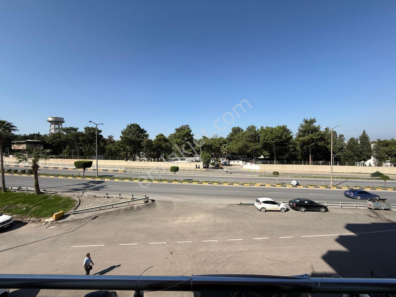 İsmet İnönü Mahallesi’nde Deniz Alayı Karşısında Satılık 3+1 Daire — fotoğraf 6