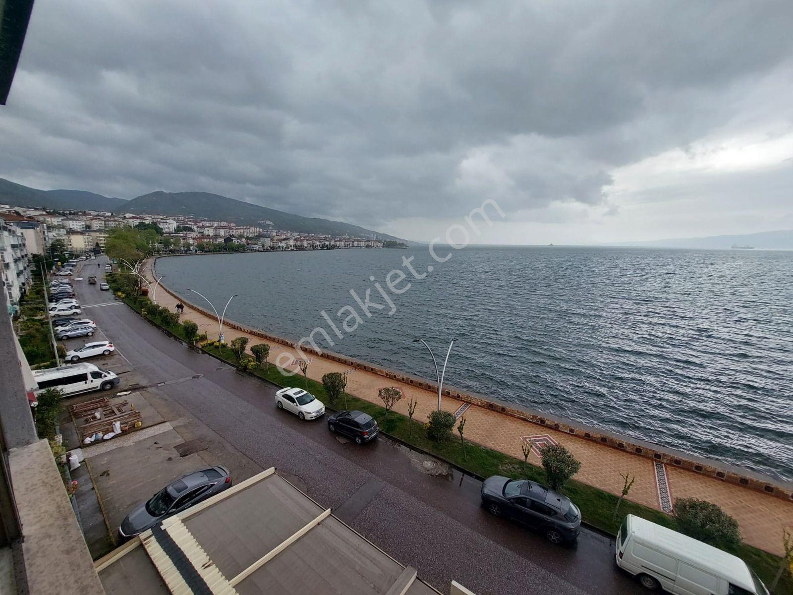 Değirmendere'nin Denize Sıfır En Güzel Dairesi — fotoğraf 2
