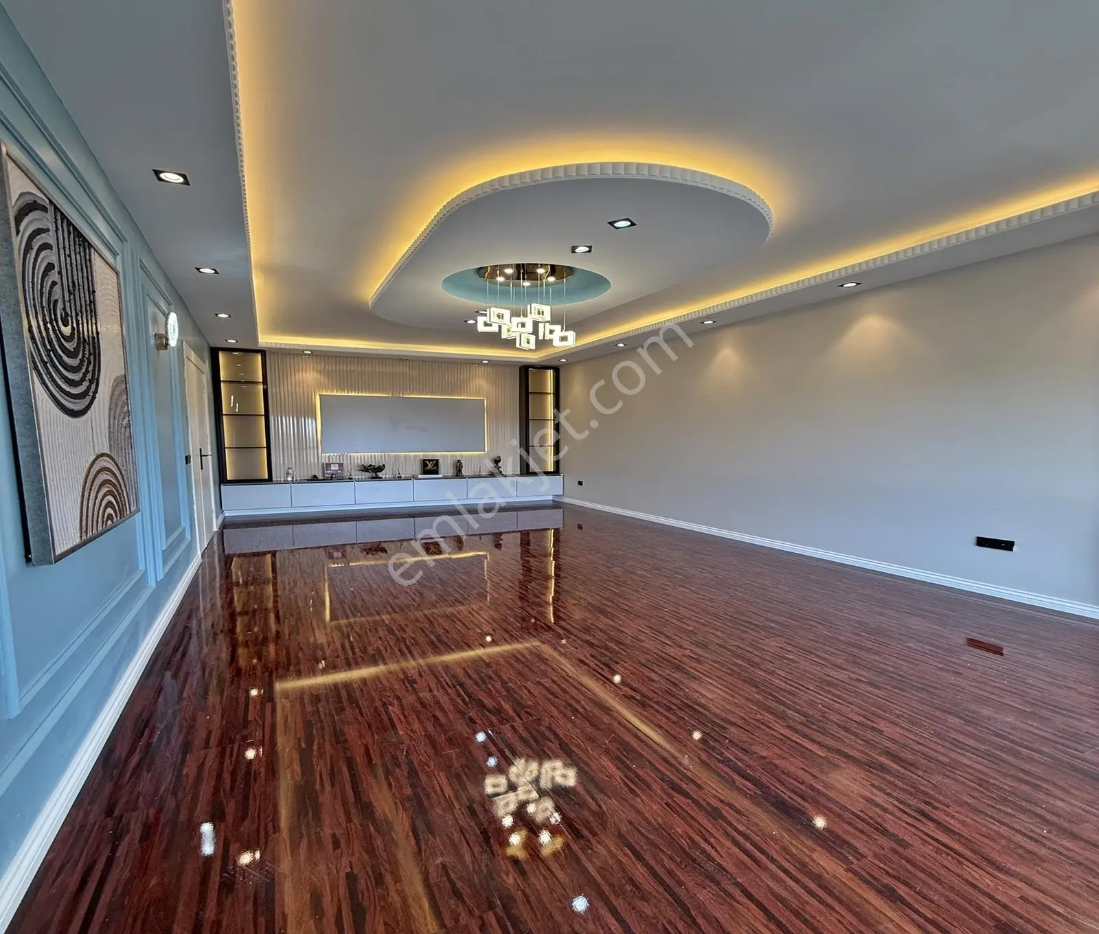 Site İçi Metrobüse Yakın 2+1 Dekorlu Acil Satılık Daire