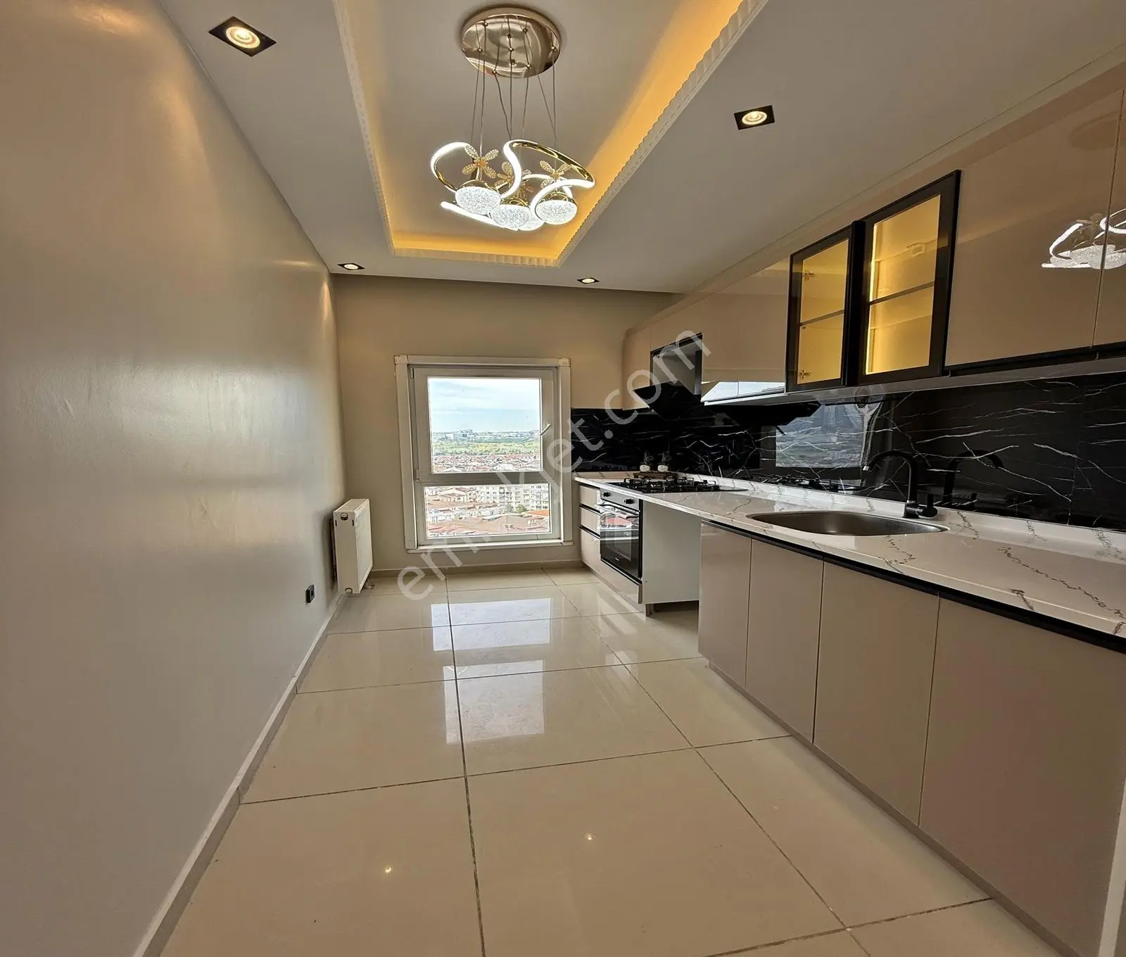 Site İçi Metrobüse Yakın 2+1 Dekorlu Acil Satılık Daire — fotoğraf 16