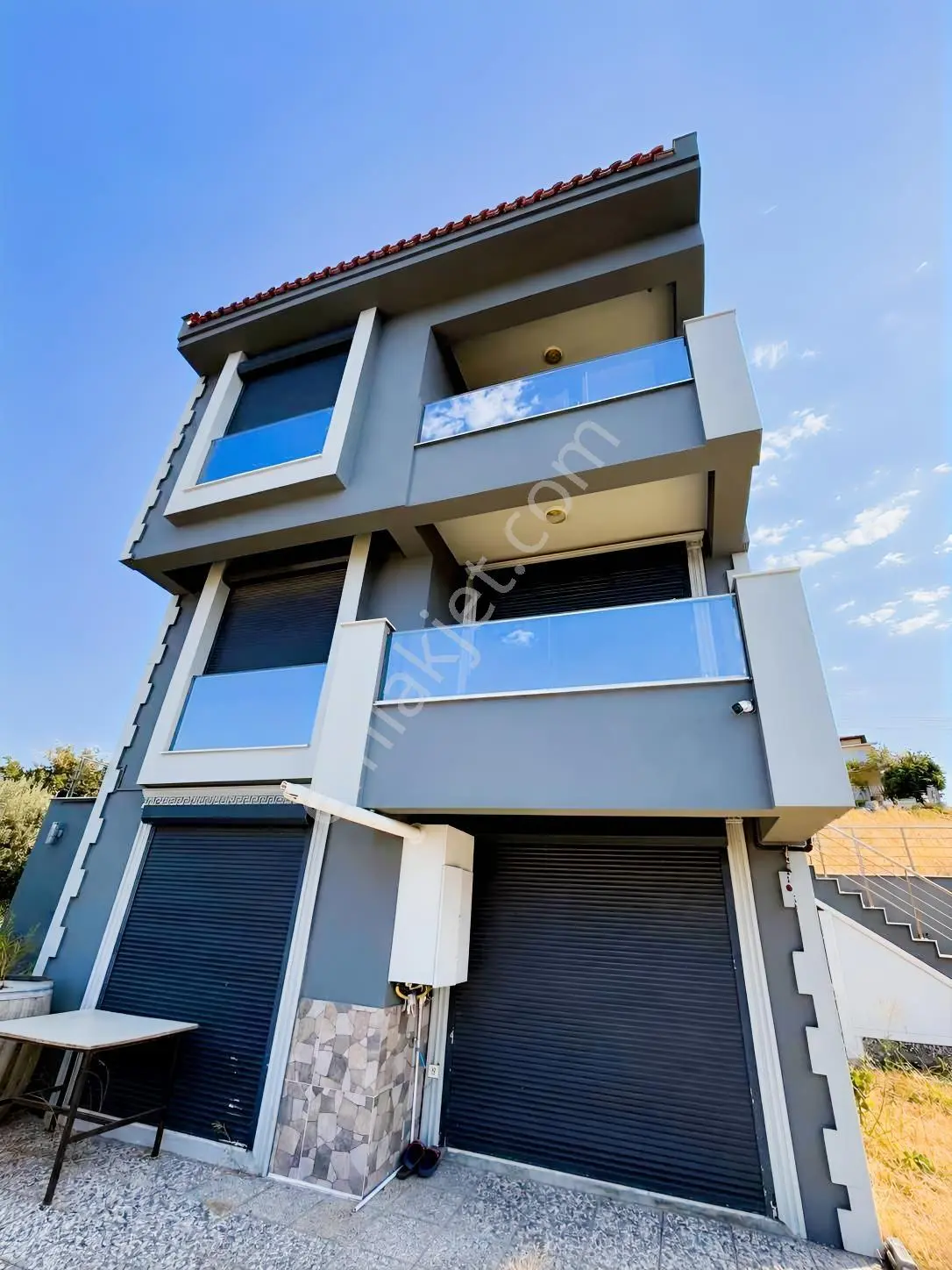 27 Yeni Foçada Deniz Manzaralı 6+1 Satılık Müstakil Villa